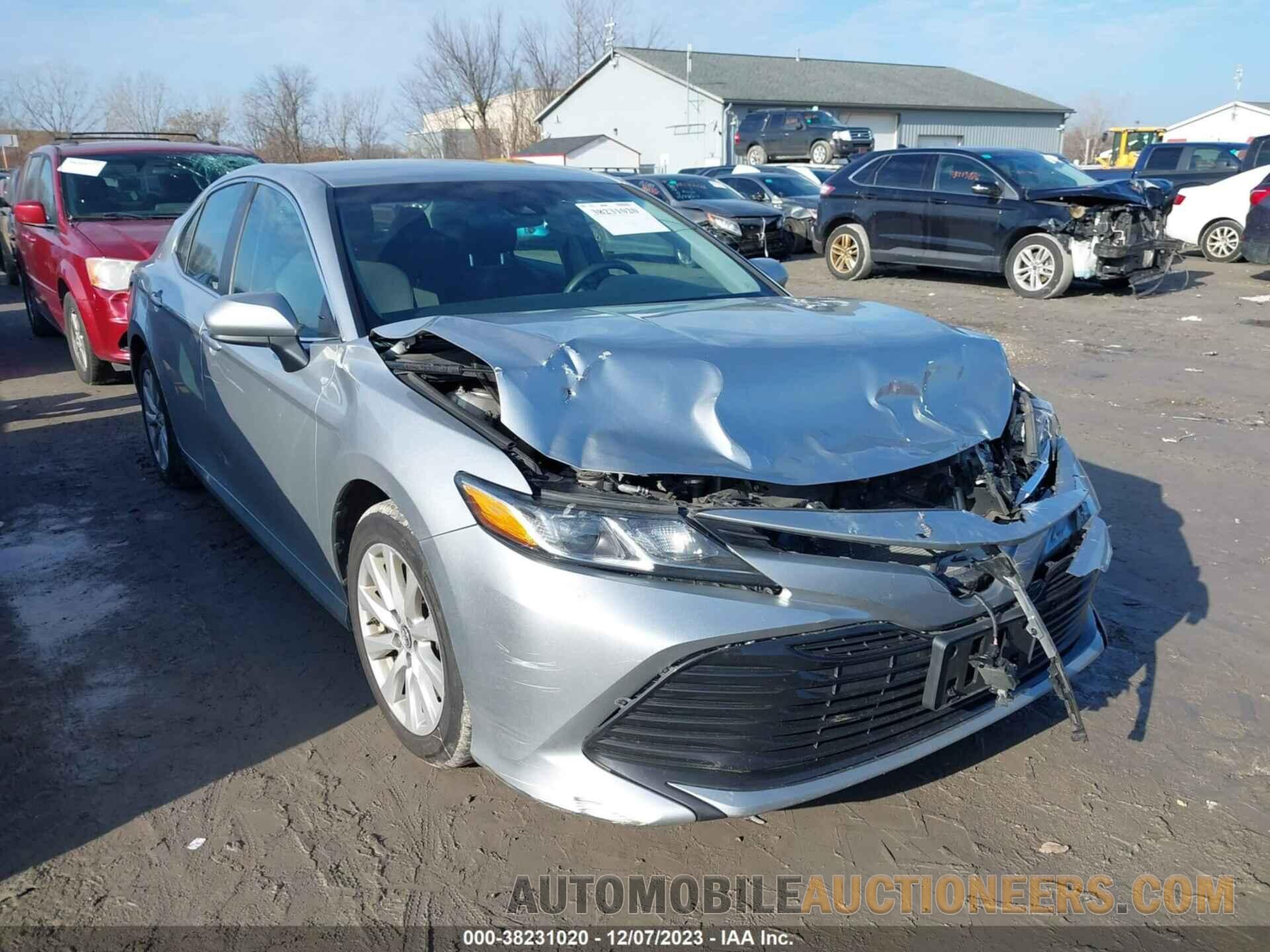 4T1B11HK4JU100982 TOYOTA CAMRY 2018