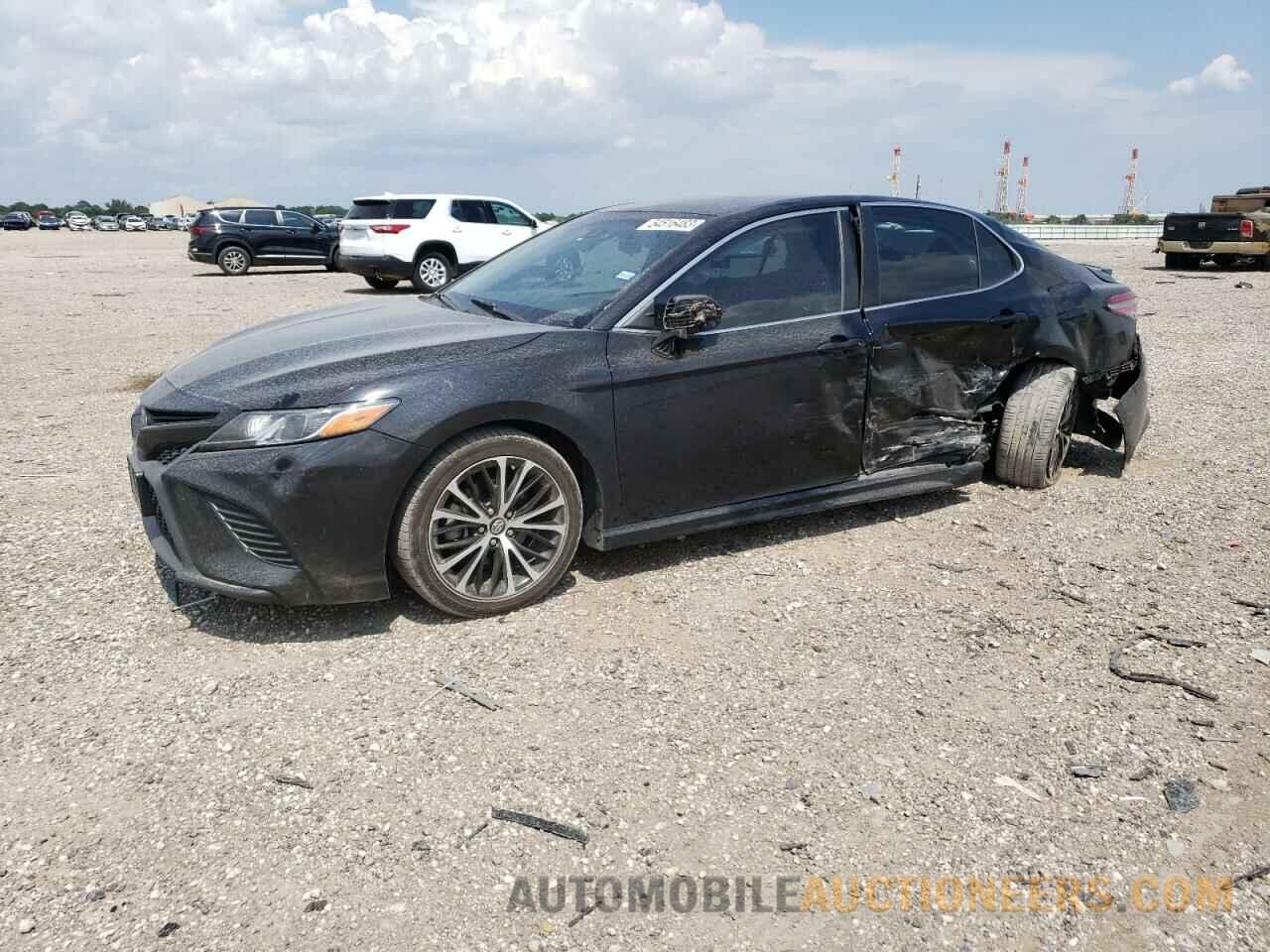 4T1B11HK4JU109262 TOYOTA CAMRY 2018