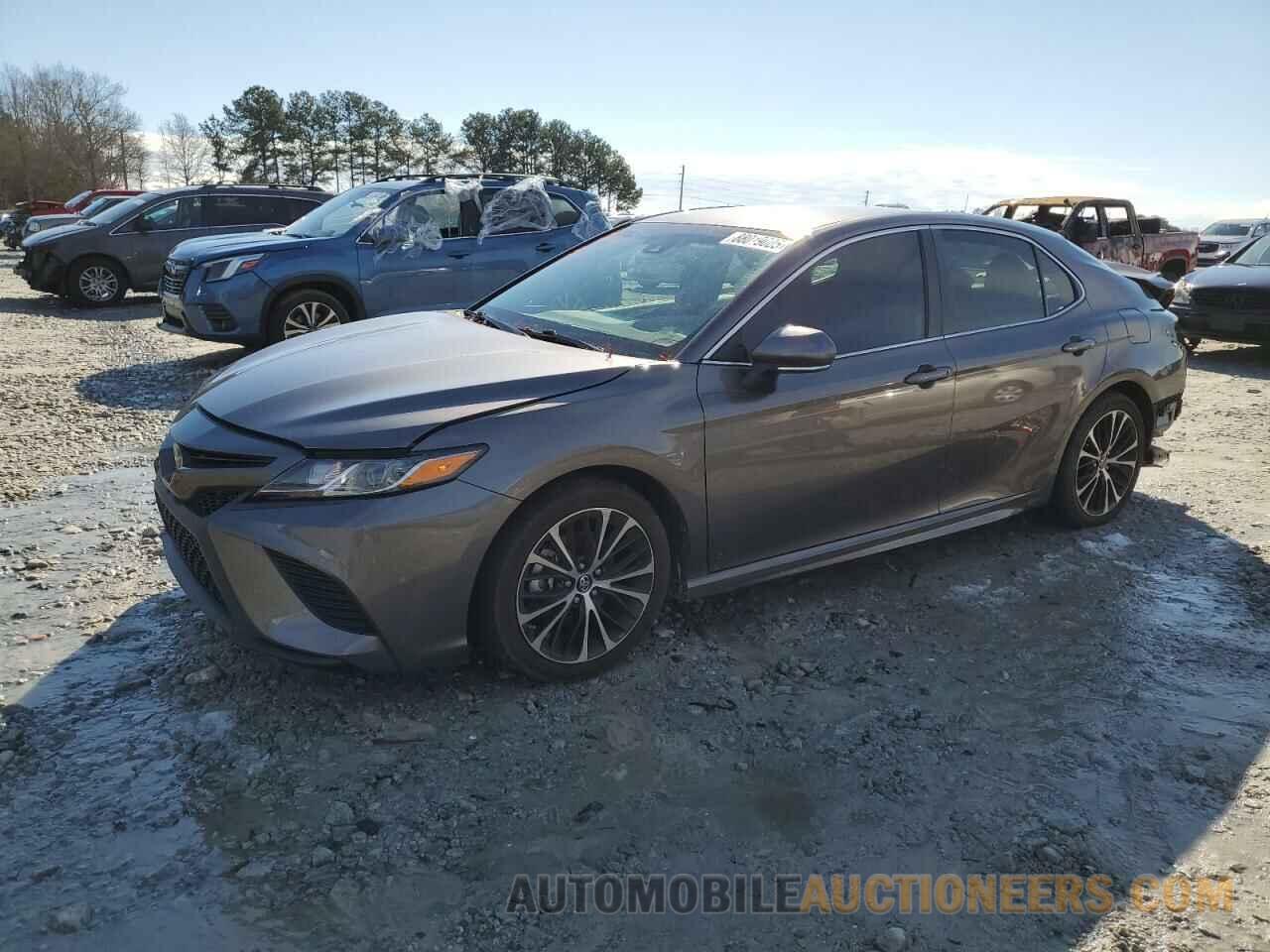 4T1B11HK4JU115689 TOYOTA CAMRY 2018