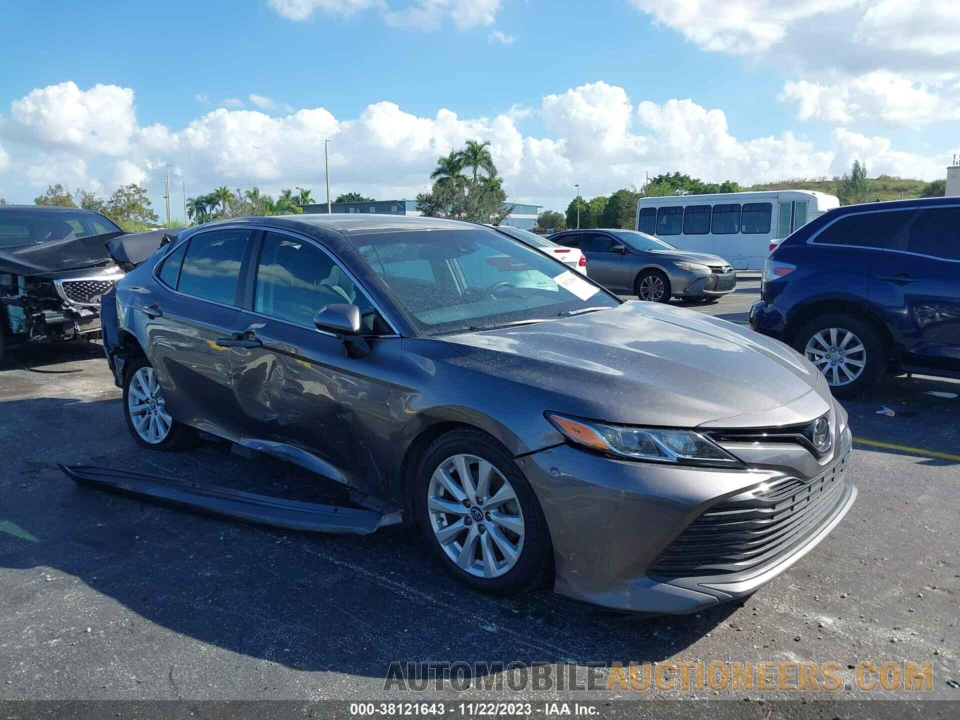 4T1B11HK4JU116924 TOYOTA CAMRY 2018