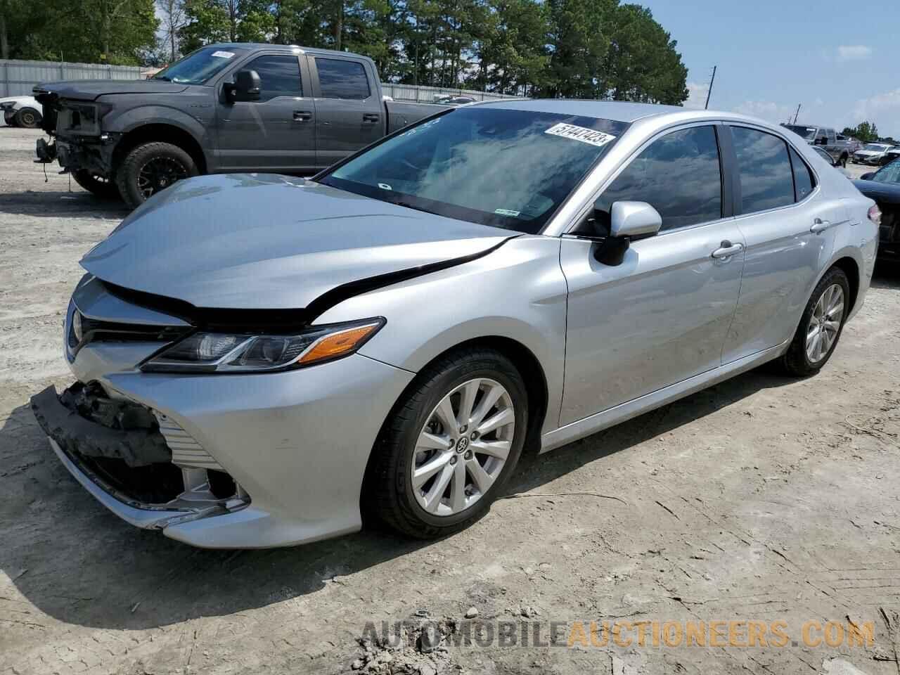 4T1B11HK4JU117247 TOYOTA CAMRY 2018