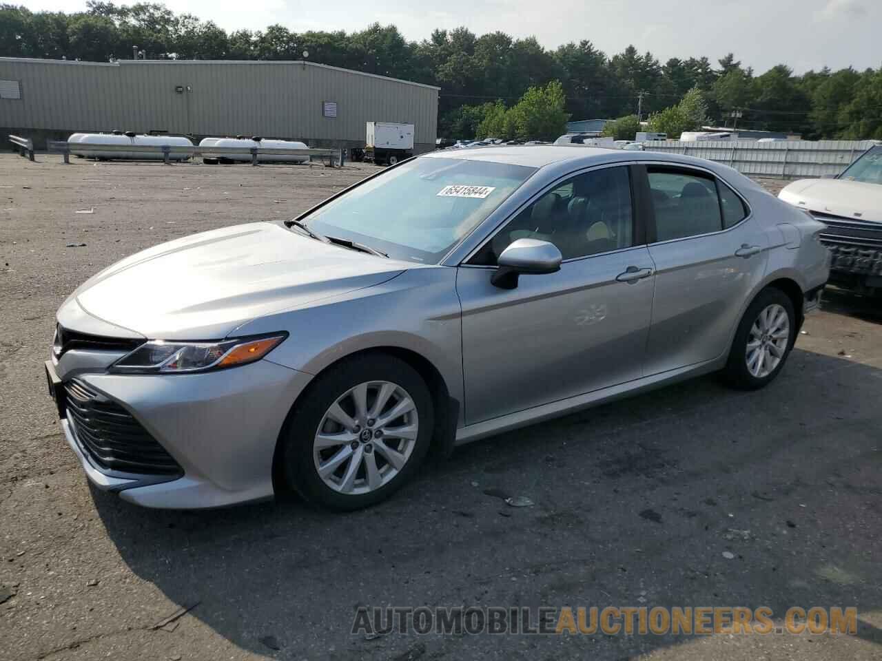 4T1B11HK4JU119225 TOYOTA CAMRY 2018