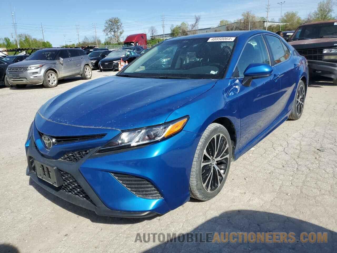 4T1B11HK4JU119824 TOYOTA CAMRY 2018