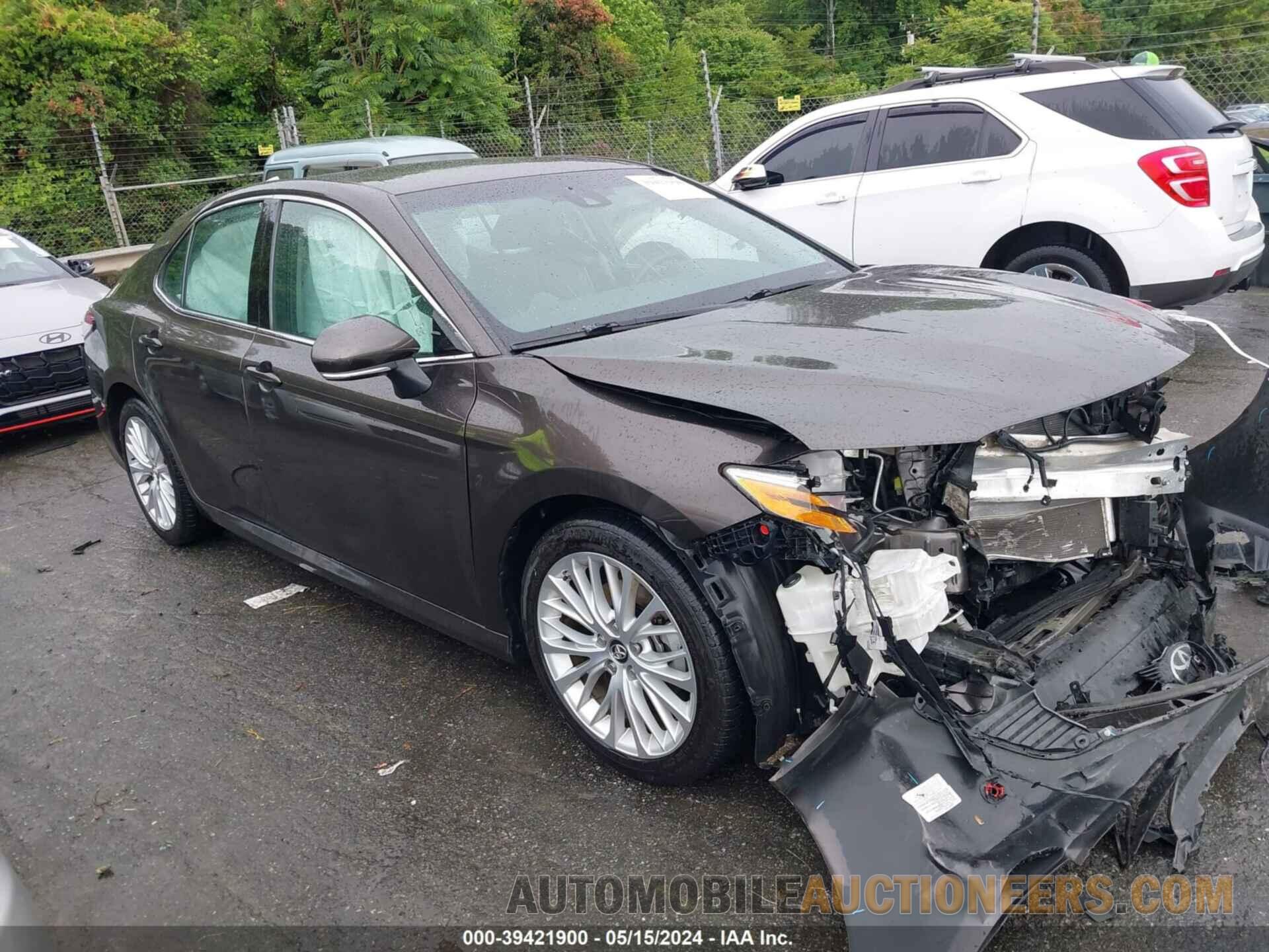 4T1B11HK4JU120617 TOYOTA CAMRY 2018