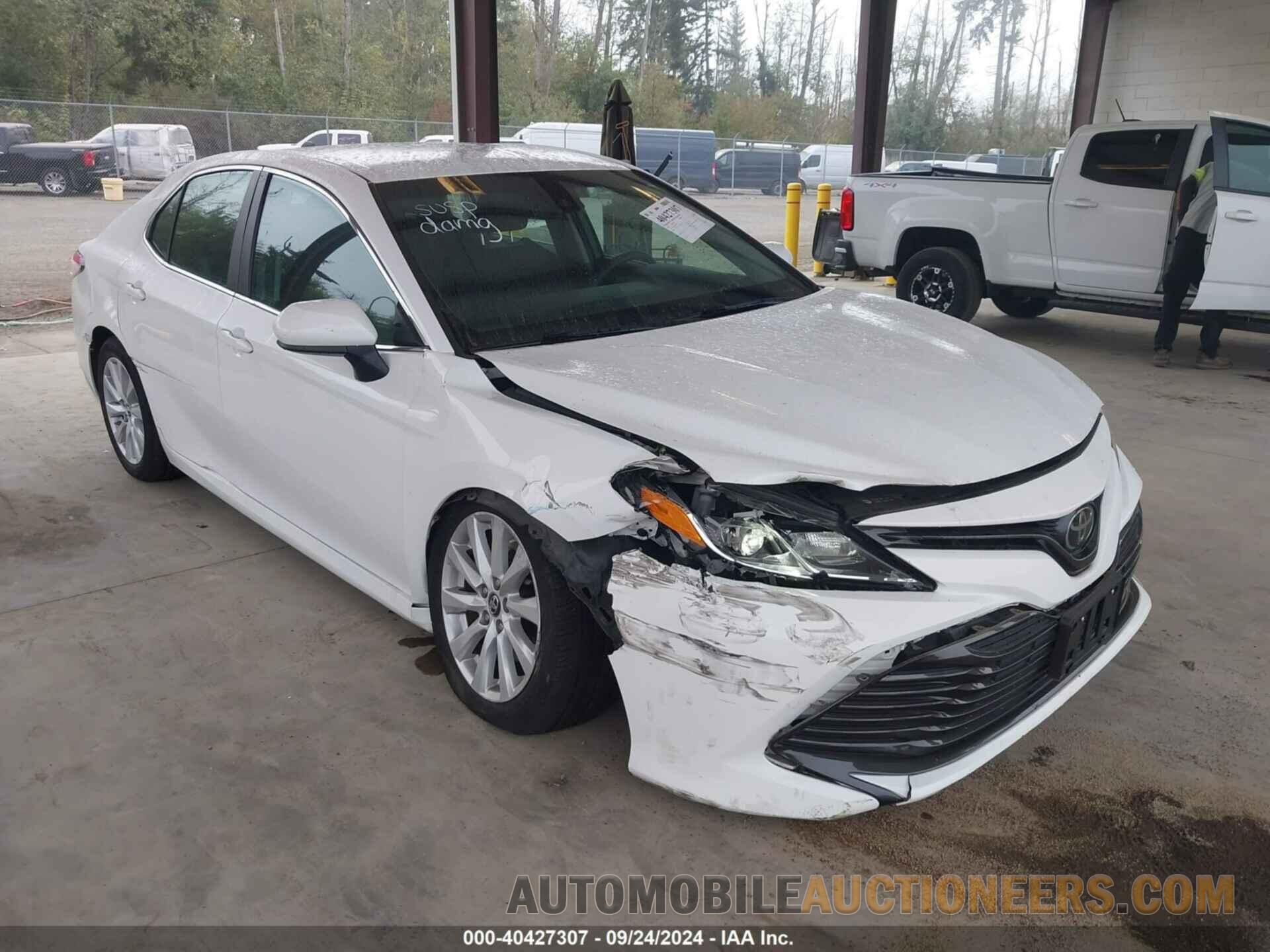 4T1B11HK4JU124764 TOYOTA CAMRY 2018