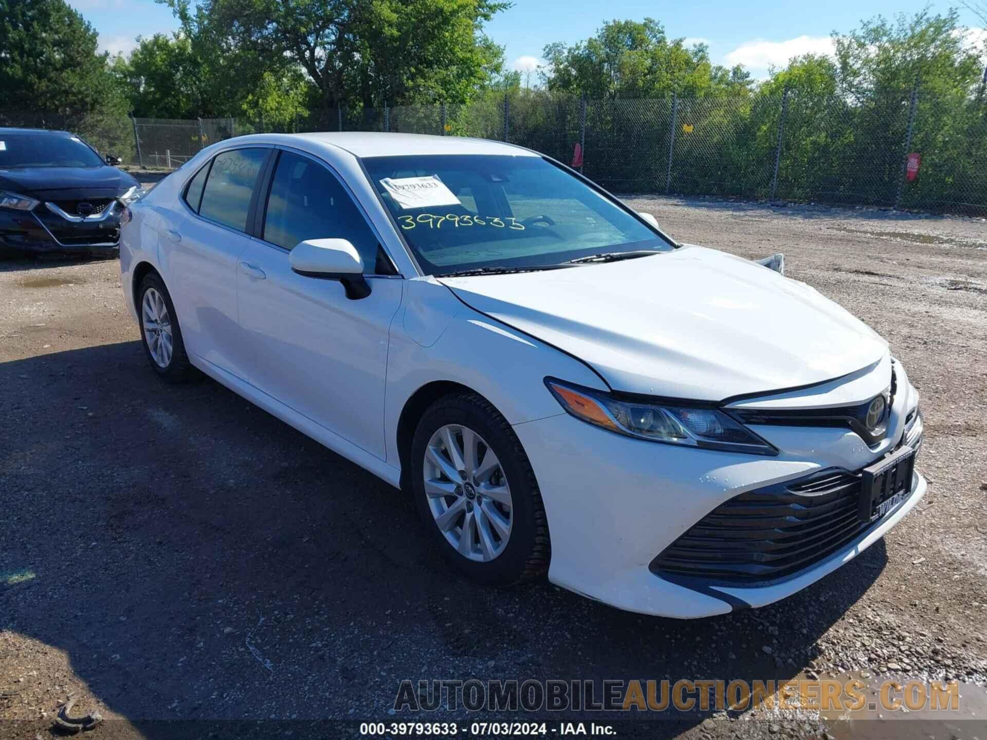 4T1B11HK4JU128264 TOYOTA CAMRY 2018