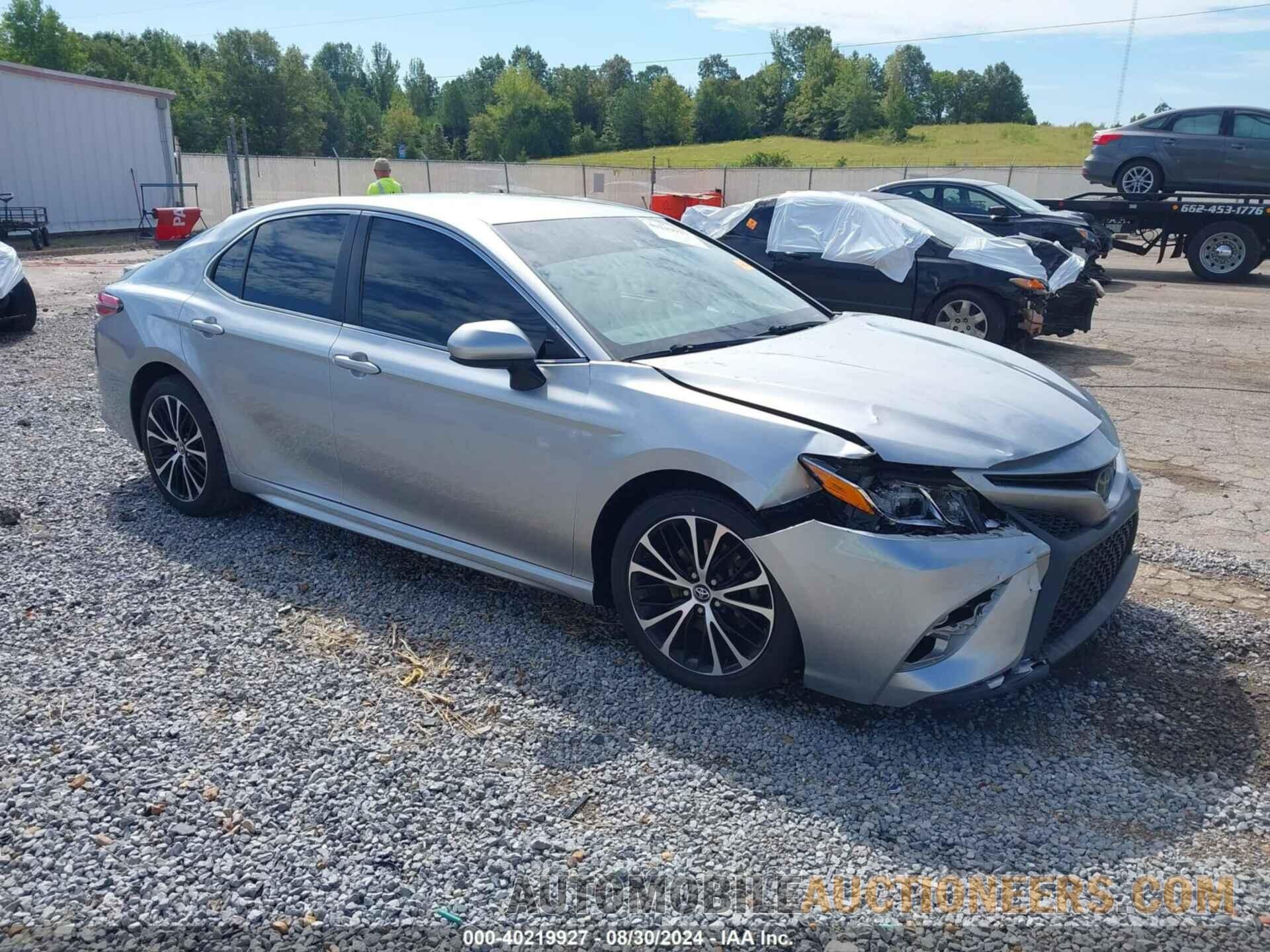 4T1B11HK4JU128569 TOYOTA CAMRY 2018