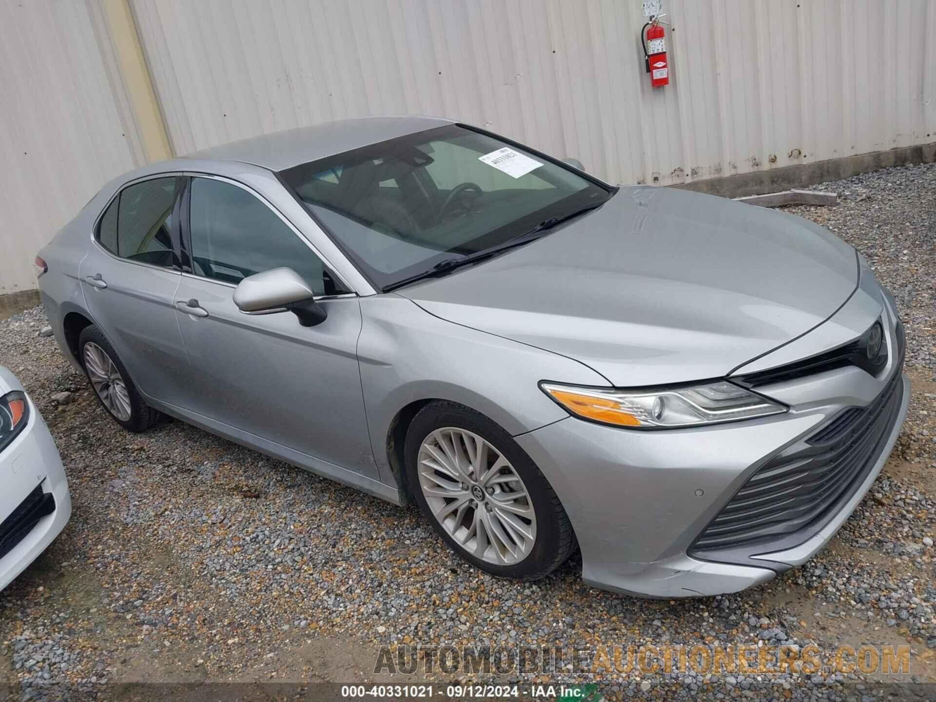 4T1B11HK4JU129429 TOYOTA CAMRY 2018