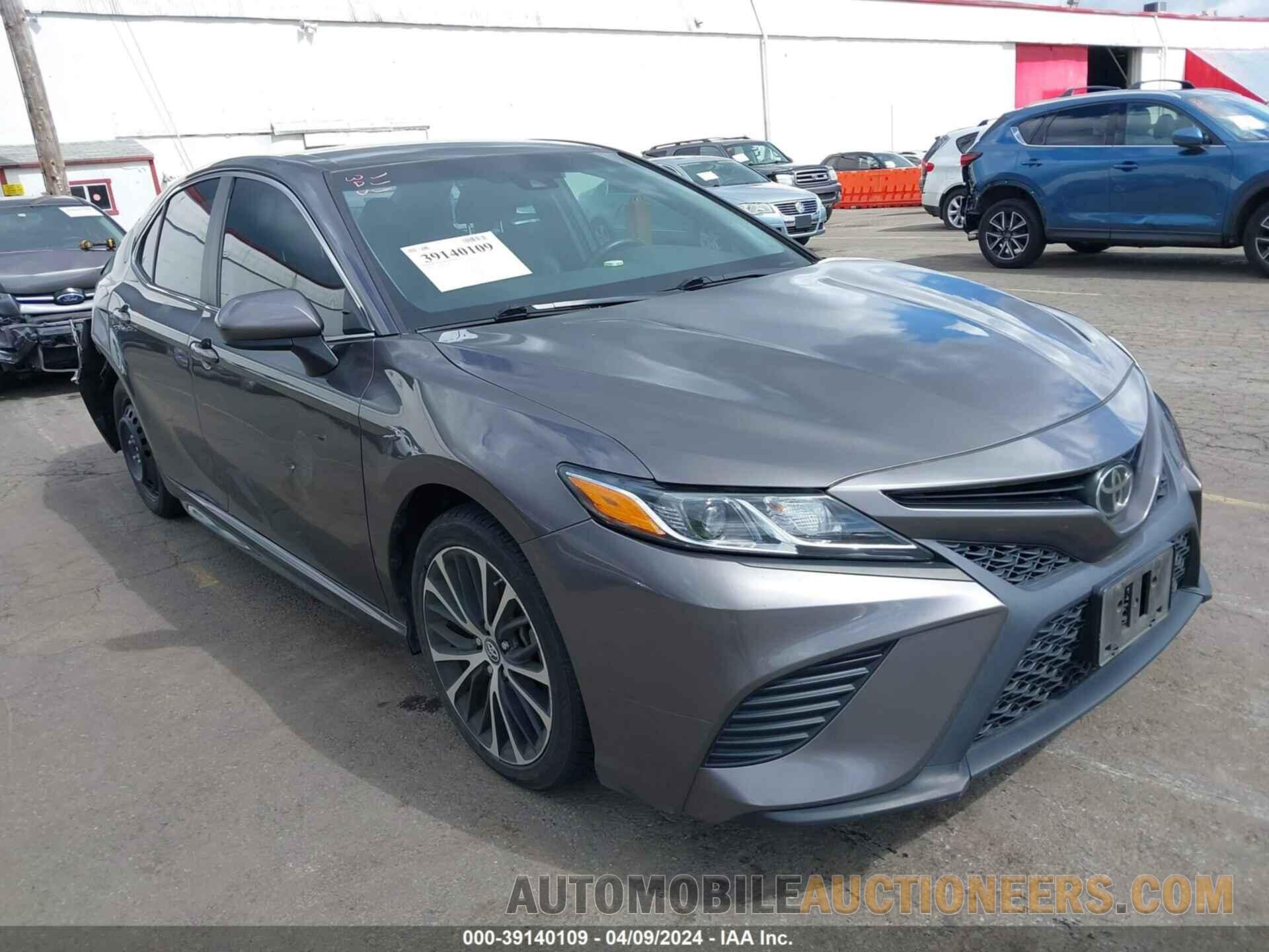 4T1B11HK4JU130581 TOYOTA CAMRY 2018