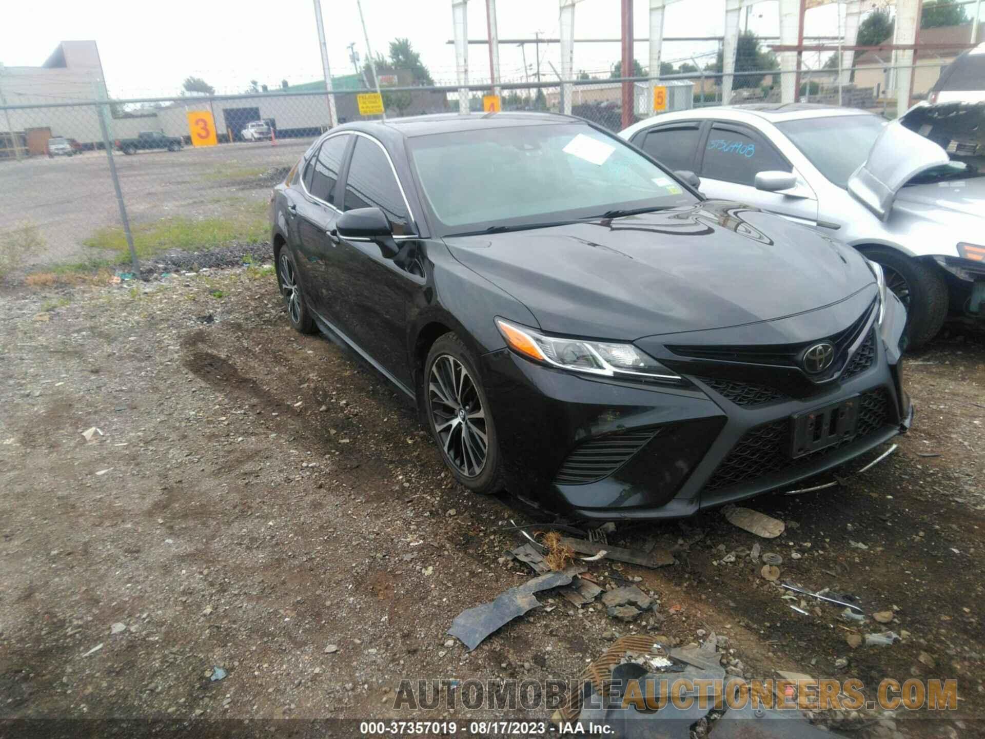 4T1B11HK4JU134775 TOYOTA CAMRY 2018