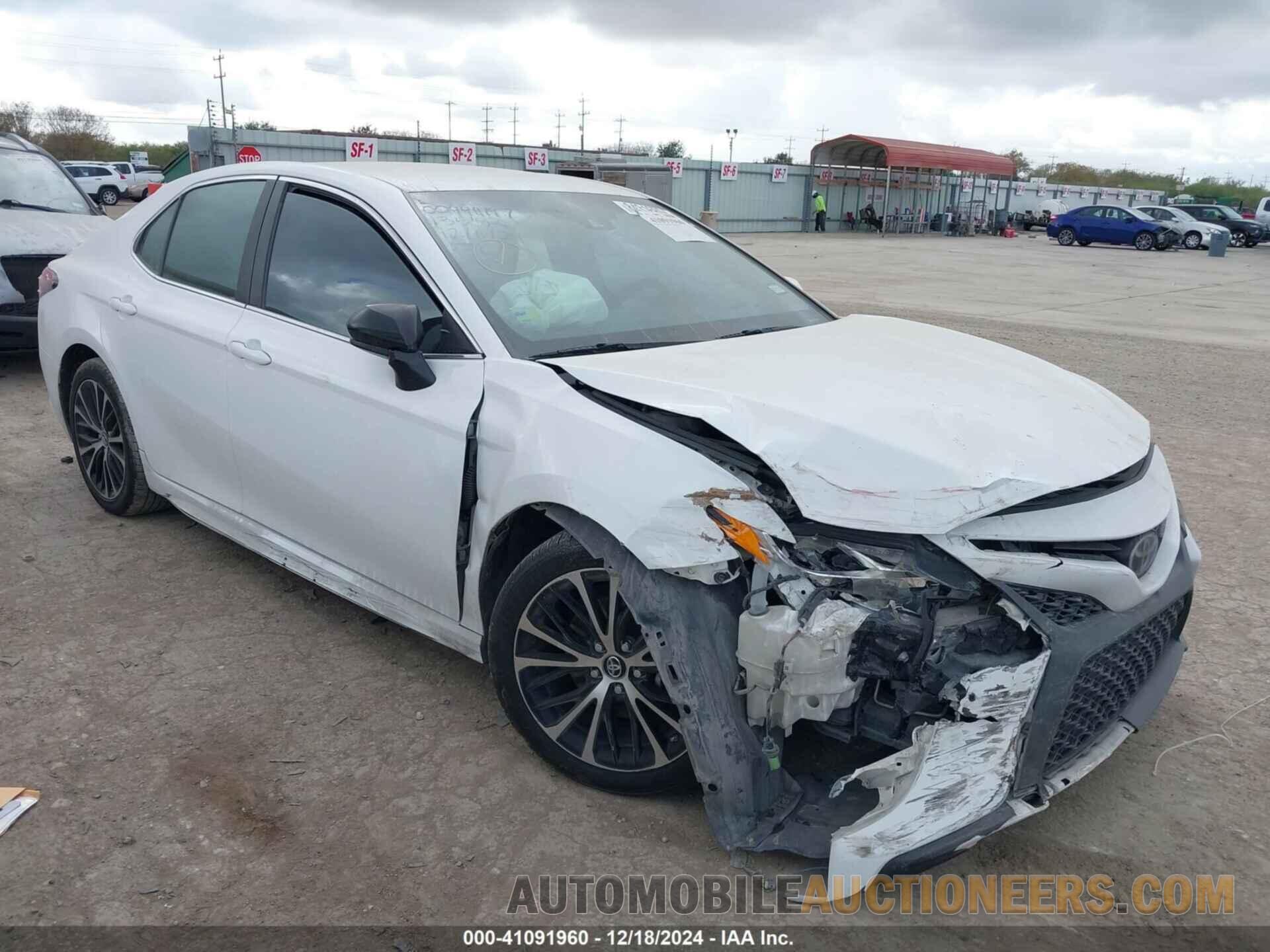 4T1B11HK4JU135182 TOYOTA CAMRY 2018