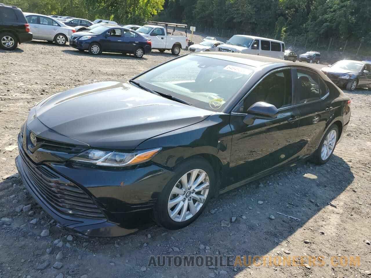 4T1B11HK4JU138227 TOYOTA CAMRY 2018