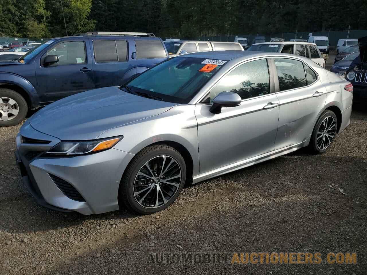 4T1B11HK4JU140429 TOYOTA CAMRY 2018