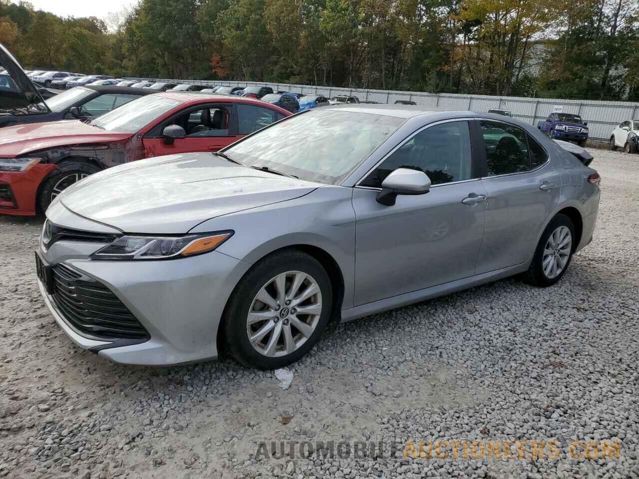 4T1B11HK4JU140849 TOYOTA CAMRY 2018