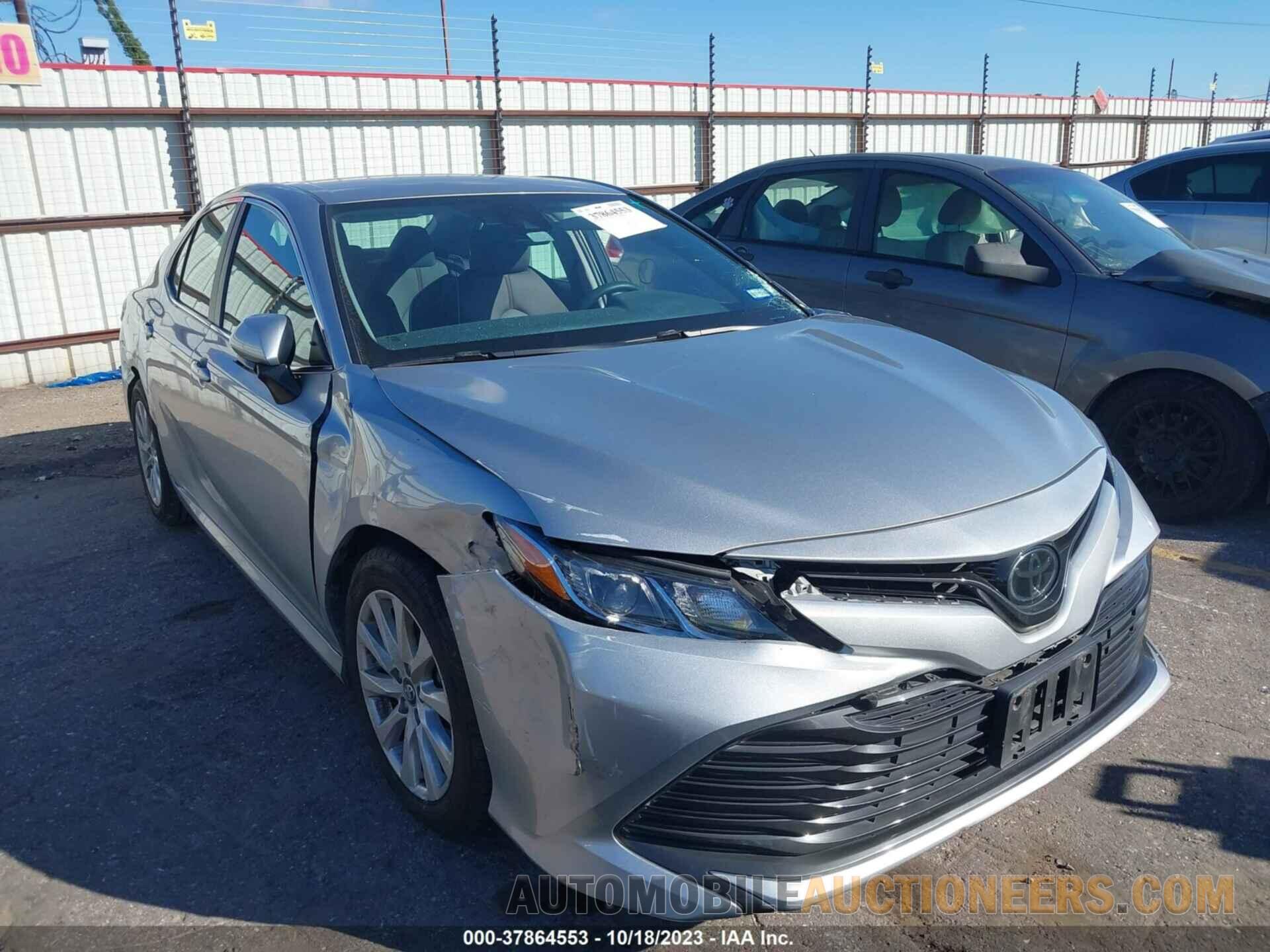 4T1B11HK4JU140916 TOYOTA CAMRY 2018