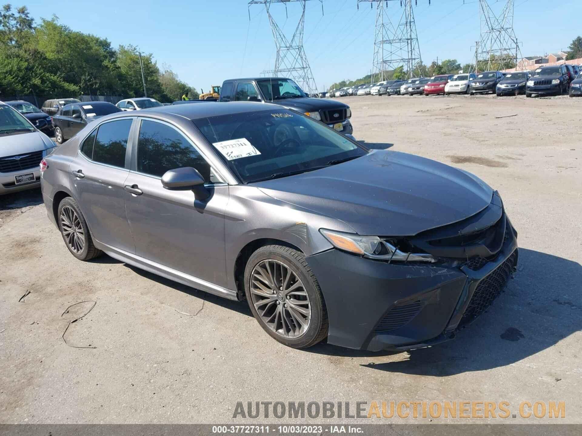 4T1B11HK4JU141516 TOYOTA CAMRY 2018