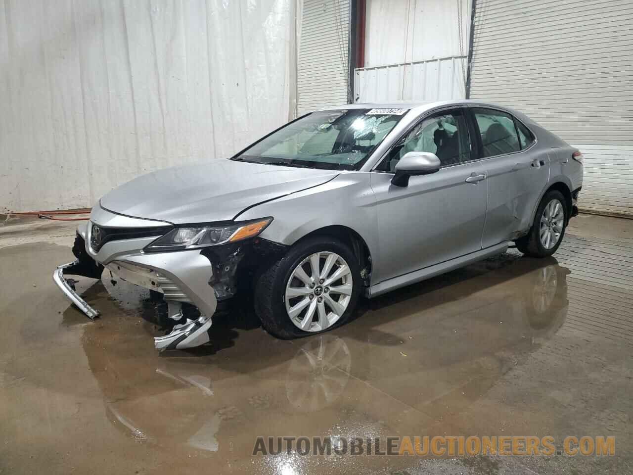 4T1B11HK4JU142455 TOYOTA CAMRY 2018