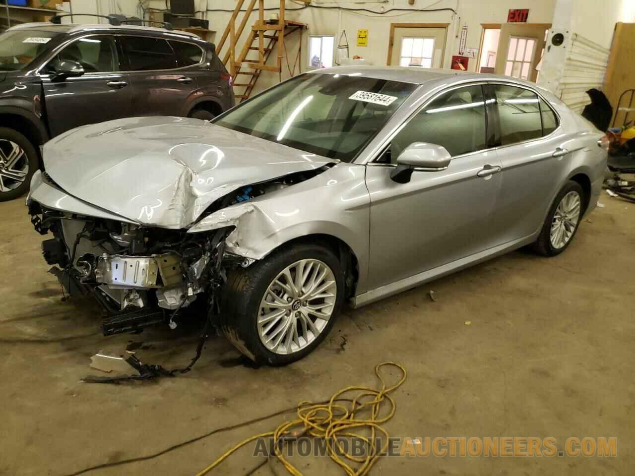 4T1B11HK4JU143458 TOYOTA CAMRY 2018