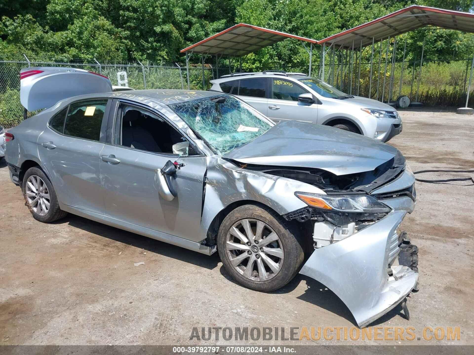 4T1B11HK4JU143914 TOYOTA CAMRY 2018