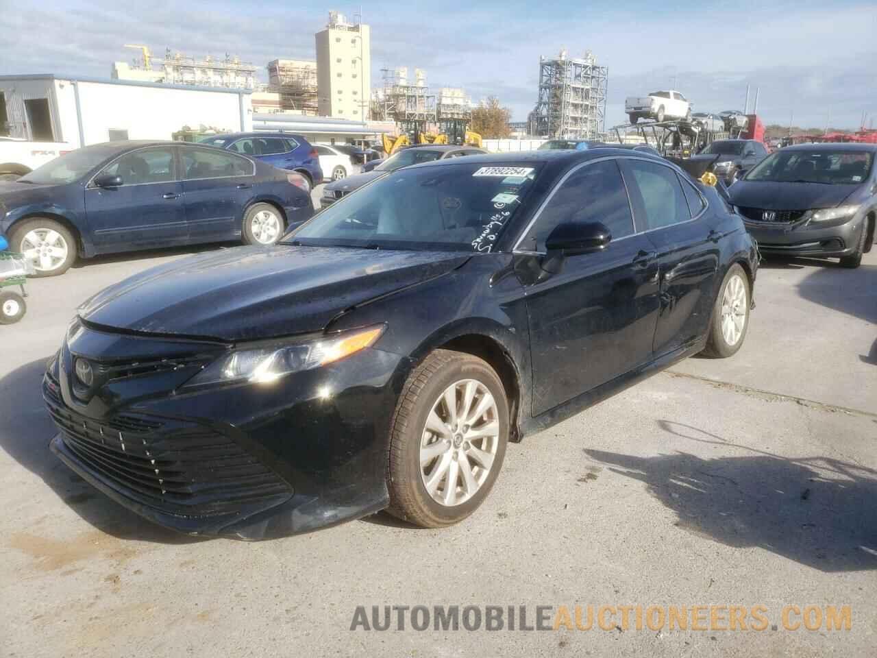 4T1B11HK4JU145694 TOYOTA CAMRY 2018