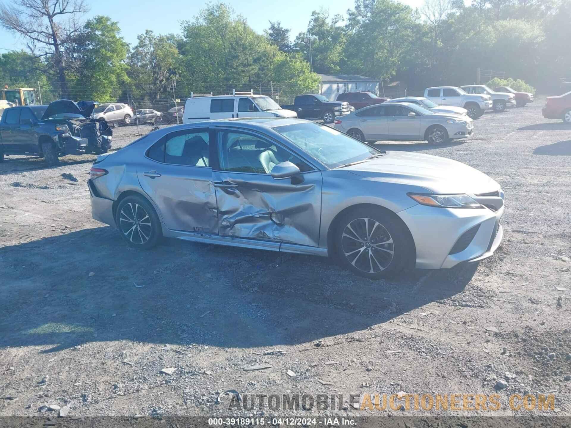 4T1B11HK4JU145825 TOYOTA CAMRY 2018