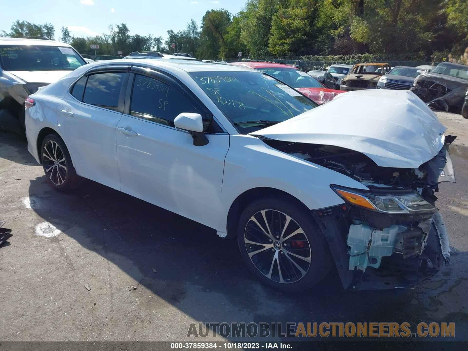 4T1B11HK4JU151530 TOYOTA CAMRY 2018