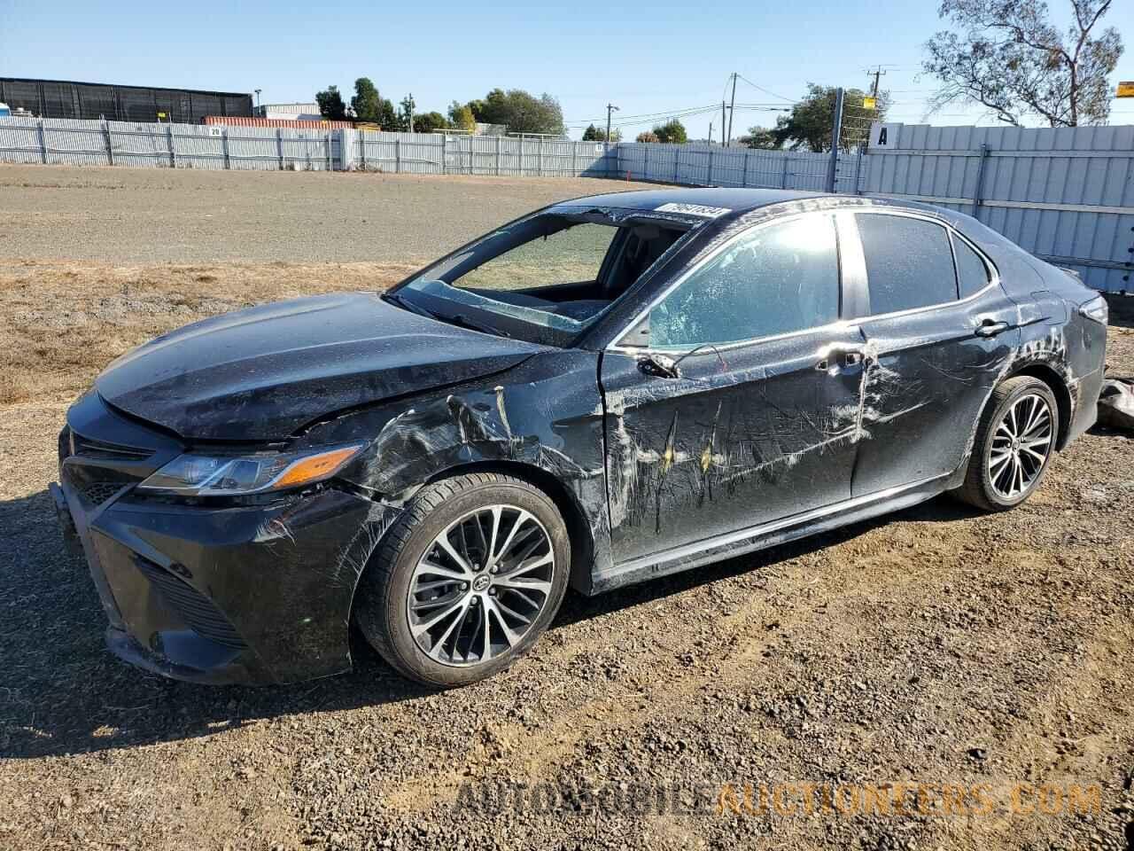 4T1B11HK4JU156341 TOYOTA CAMRY 2018