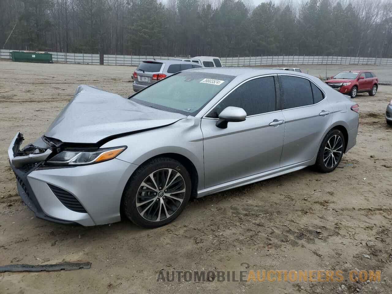 4T1B11HK4JU158011 TOYOTA CAMRY 2018