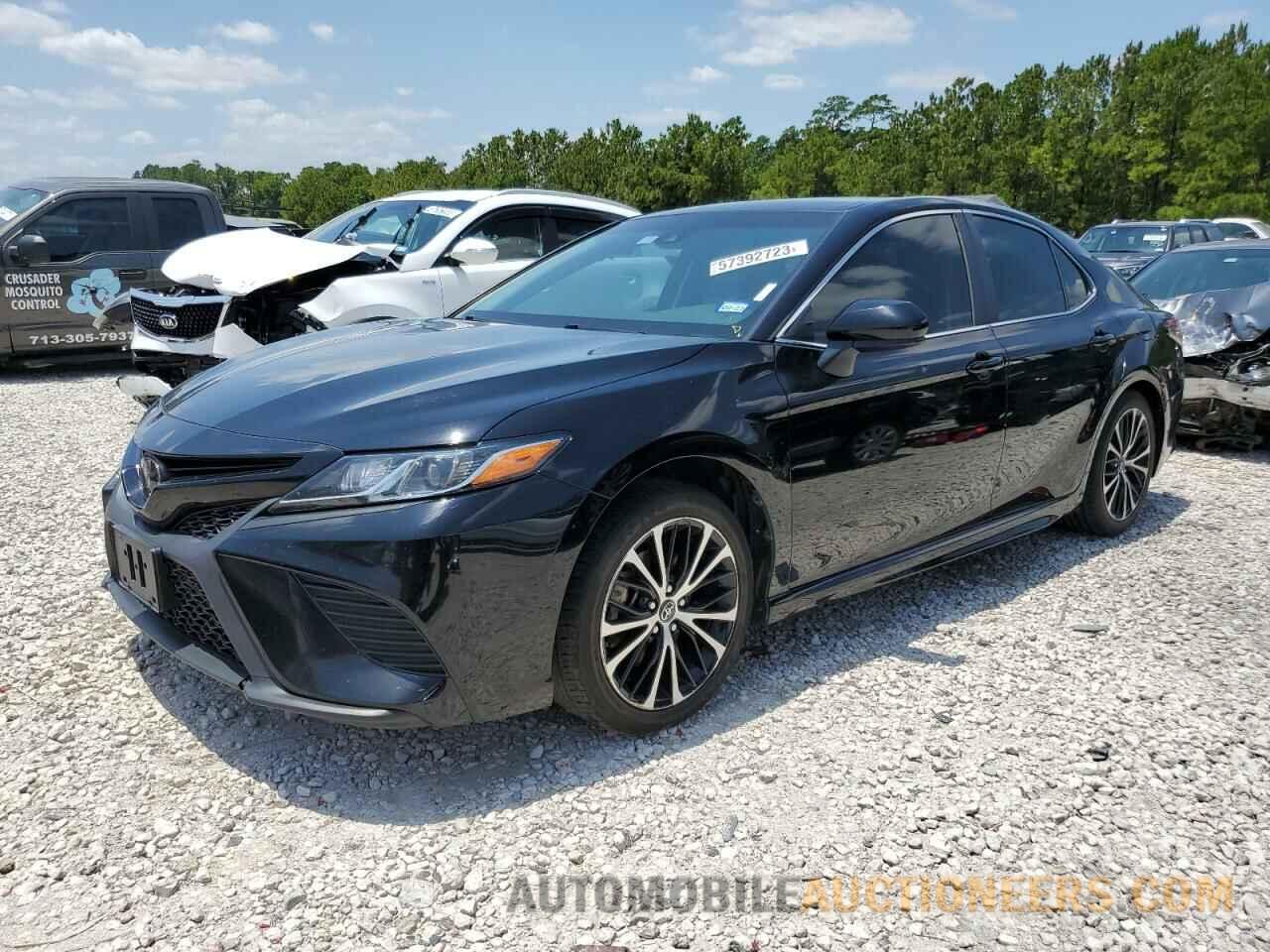 4T1B11HK4JU158834 TOYOTA CAMRY 2018