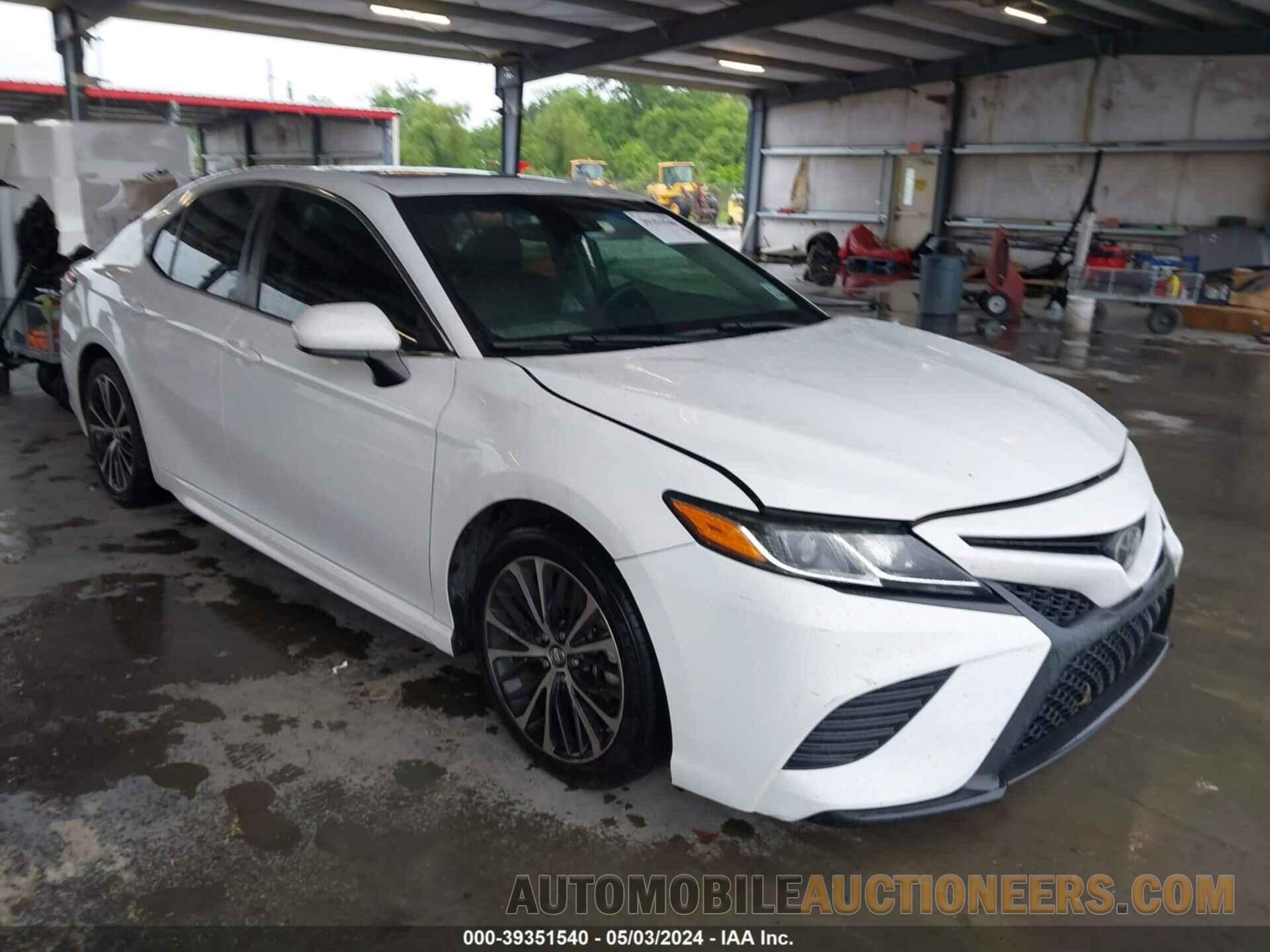 4T1B11HK4JU500492 TOYOTA CAMRY 2018