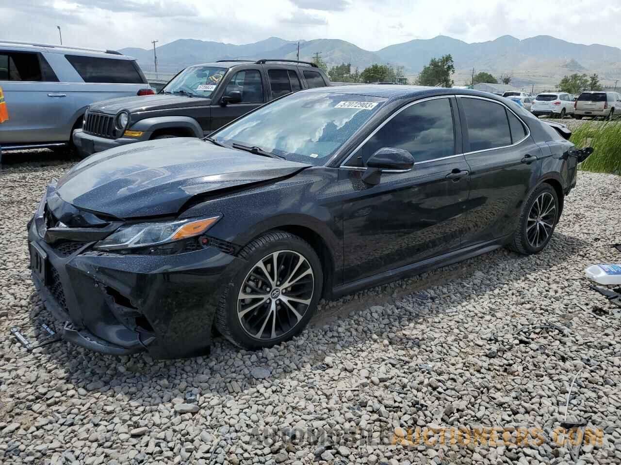 4T1B11HK4JU502520 TOYOTA CAMRY 2018