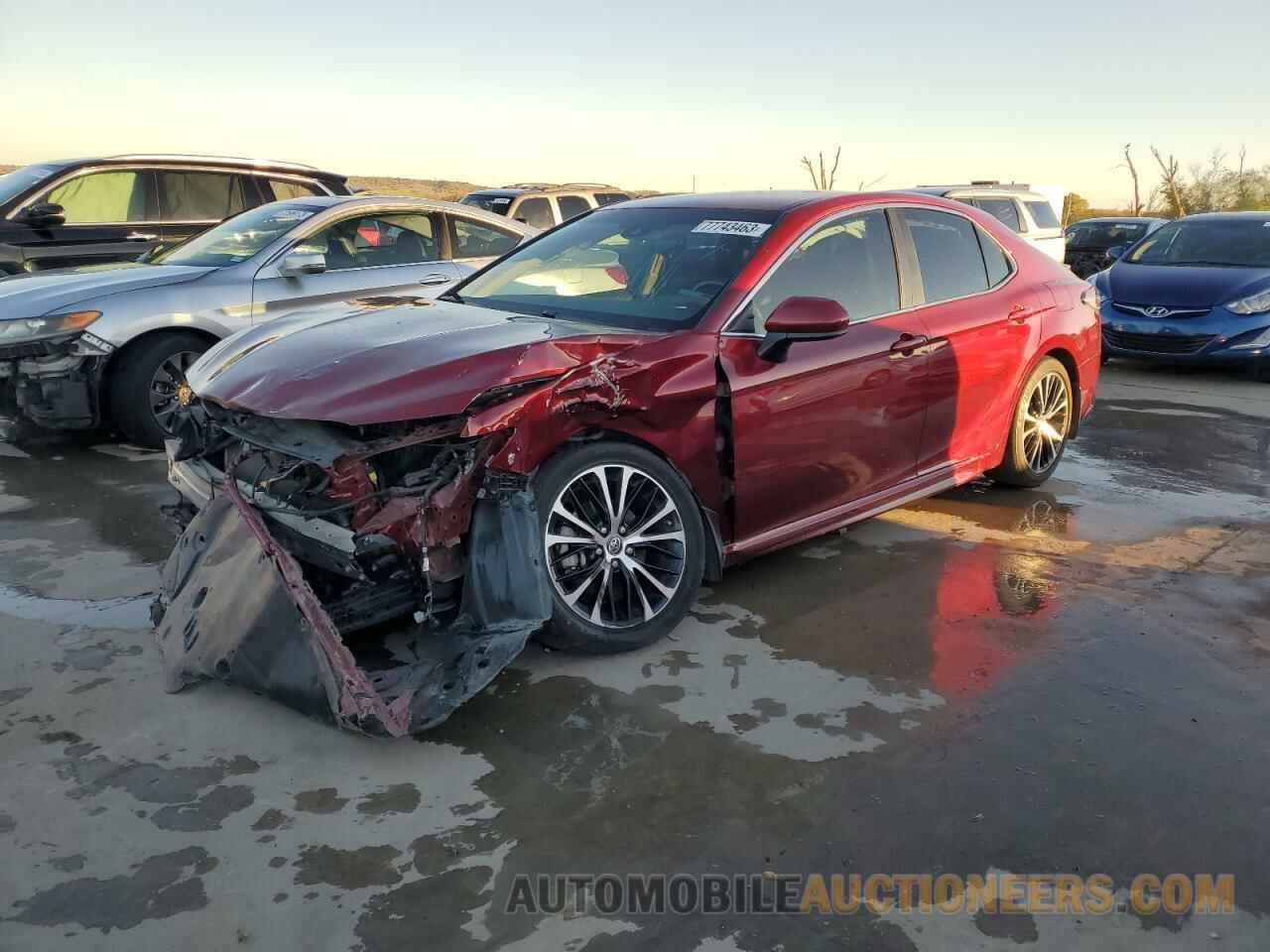 4T1B11HK4JU508575 TOYOTA CAMRY 2018