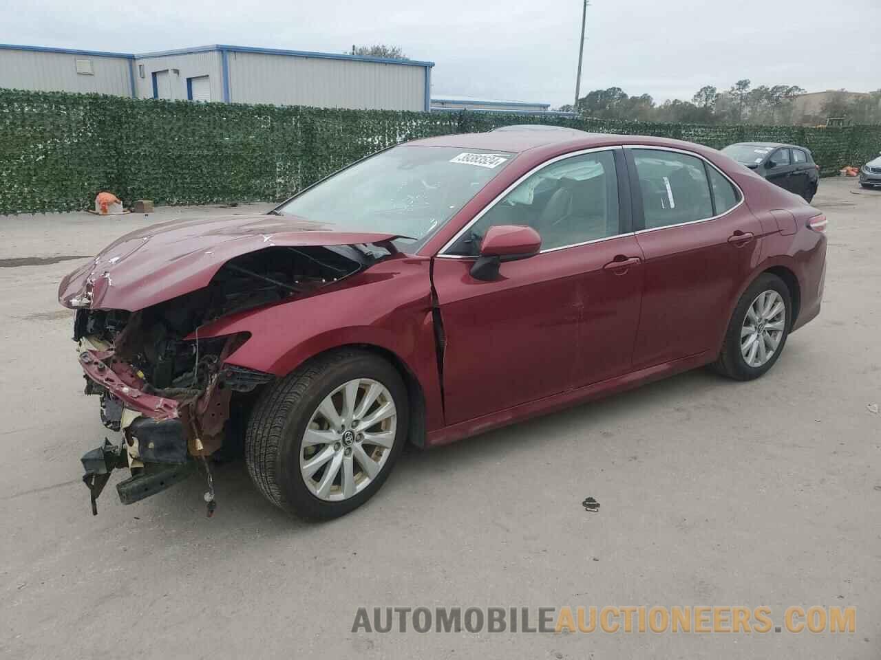 4T1B11HK4JU512870 TOYOTA CAMRY 2018