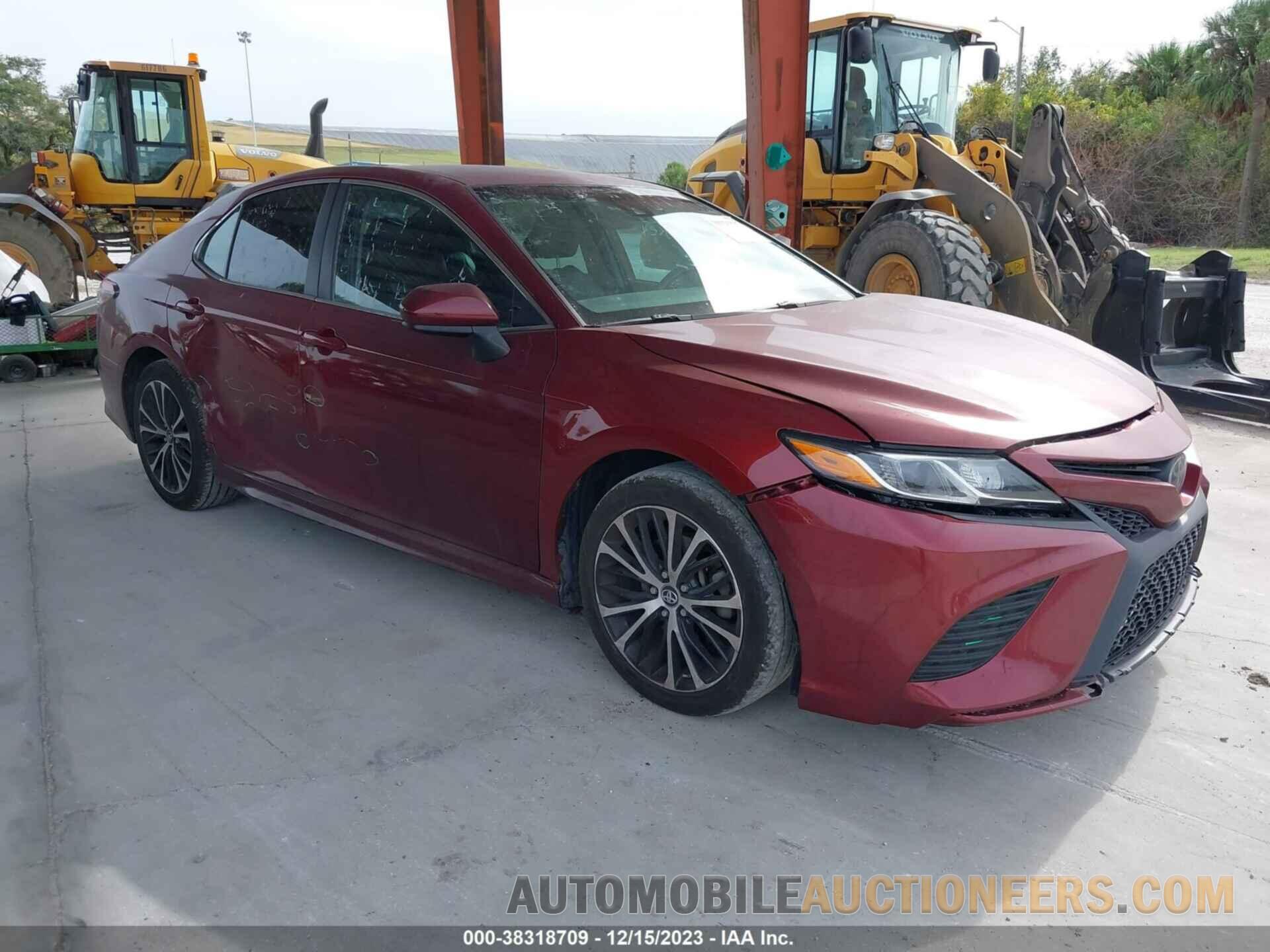 4T1B11HK4JU514988 TOYOTA CAMRY 2018