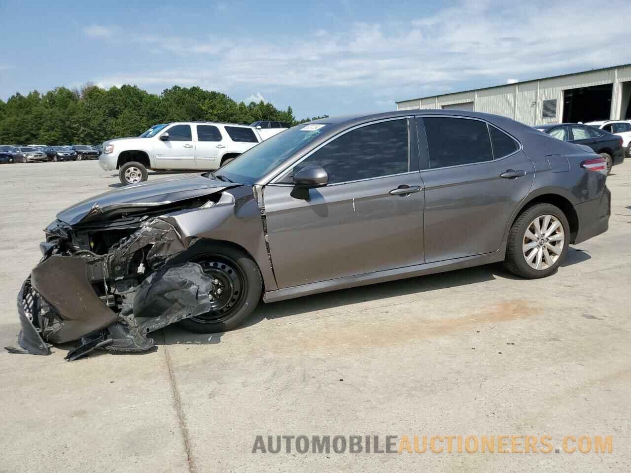 4T1B11HK4JU515963 TOYOTA CAMRY 2018