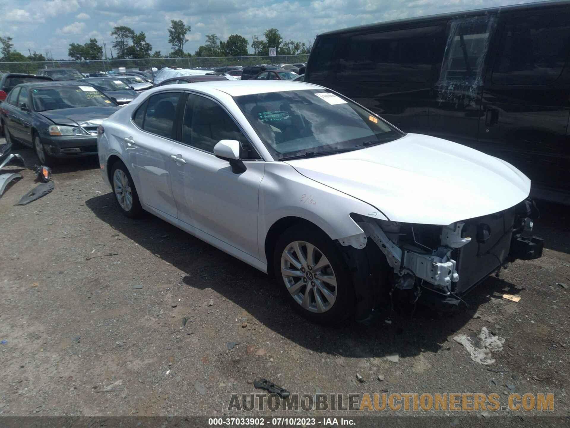 4T1B11HK4JU519477 TOYOTA CAMRY 2018