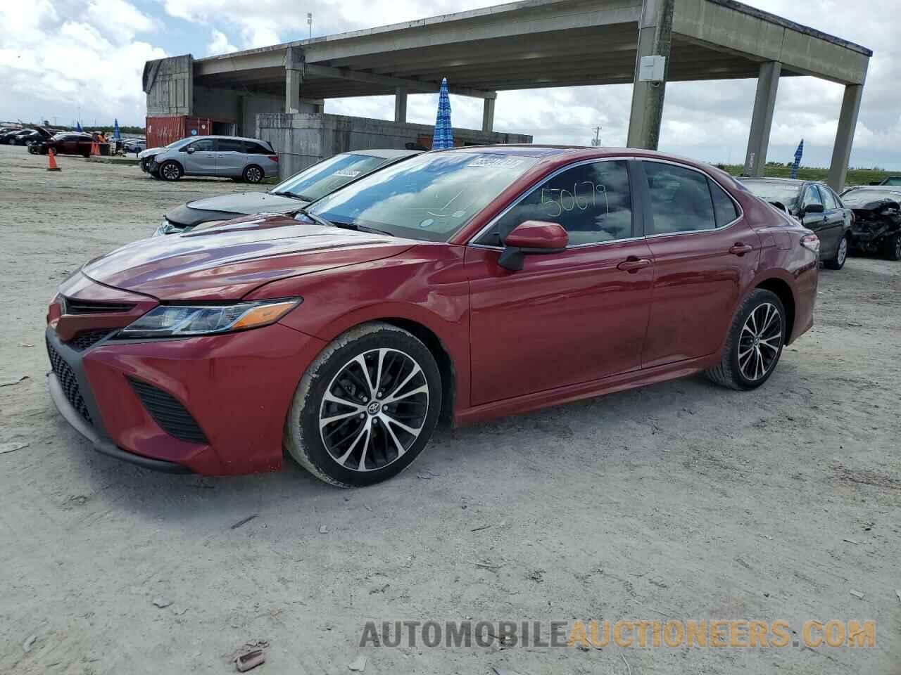 4T1B11HK4JU519799 TOYOTA CAMRY 2018