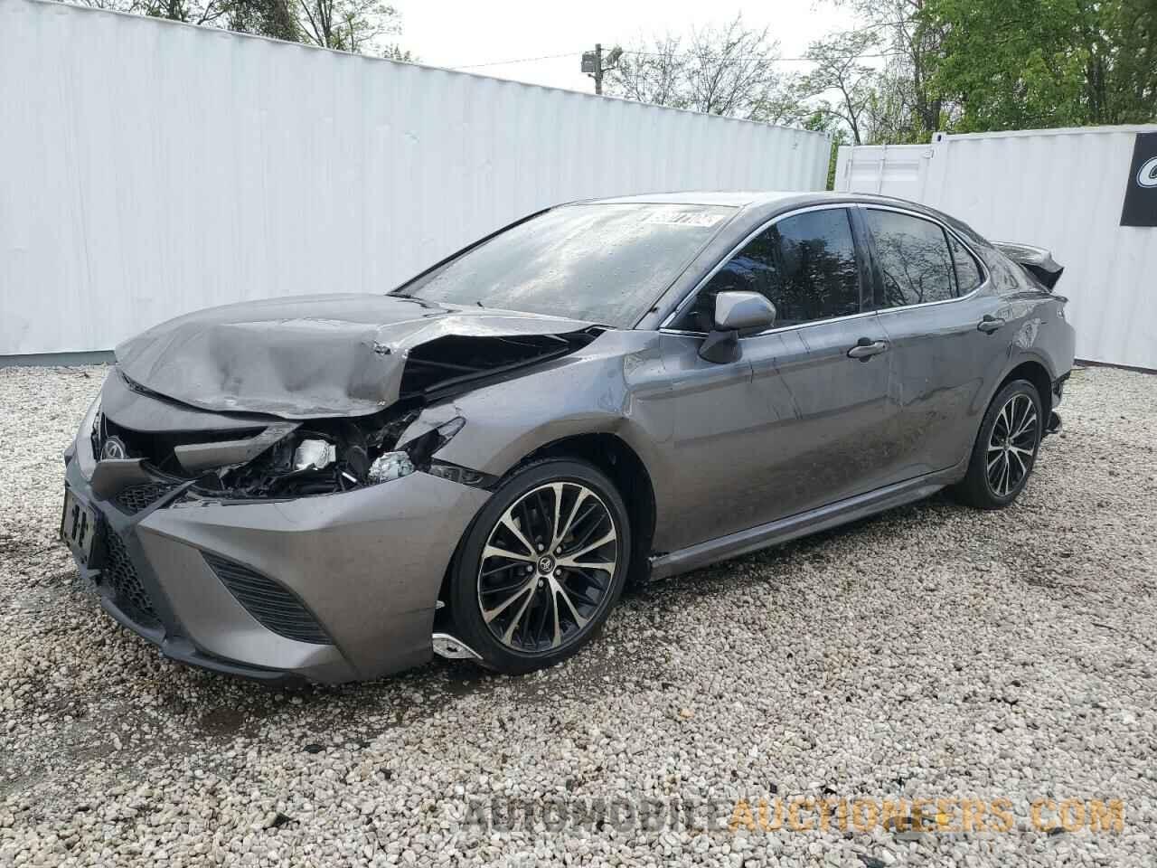 4T1B11HK4JU522833 TOYOTA CAMRY 2018