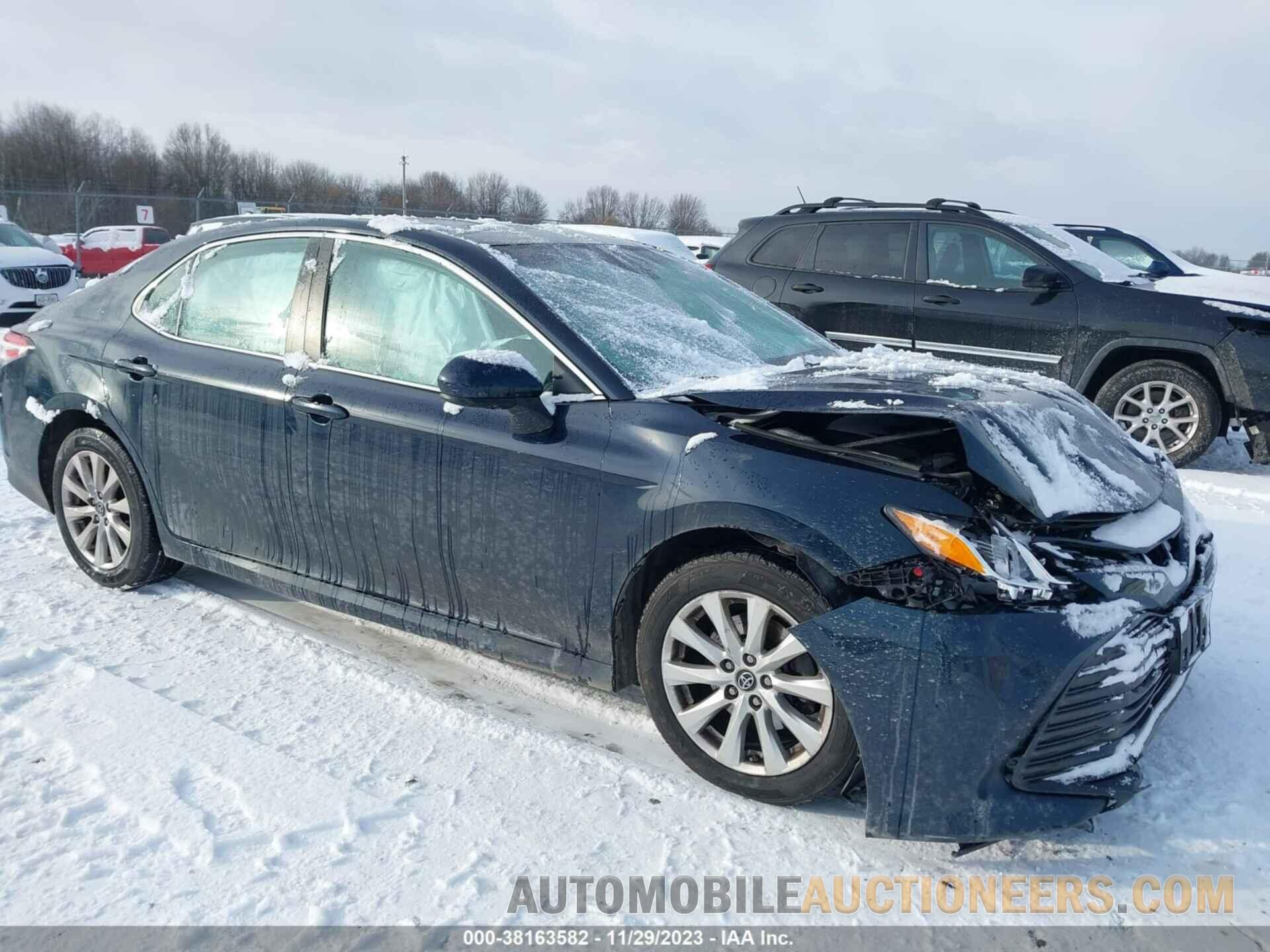 4T1B11HK4JU524808 TOYOTA CAMRY 2018