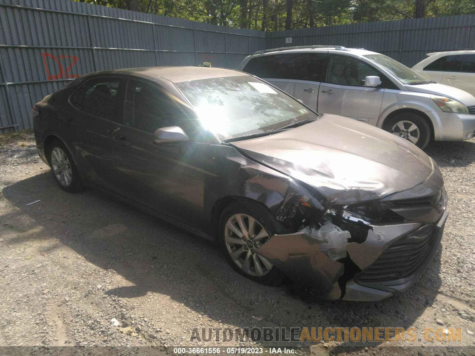 4T1B11HK4JU526509 TOYOTA CAMRY 2018