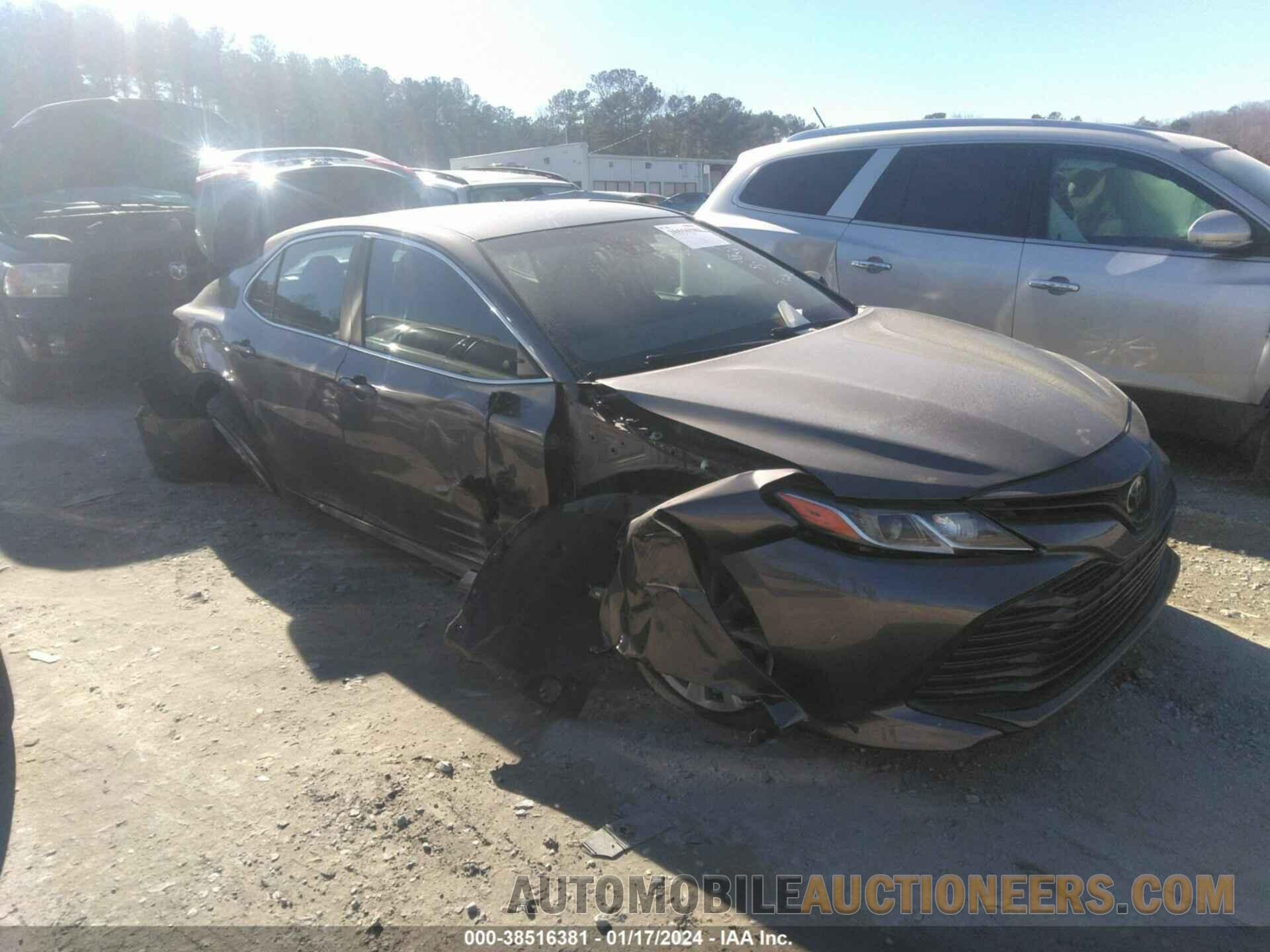 4T1B11HK4JU528826 TOYOTA CAMRY 2018