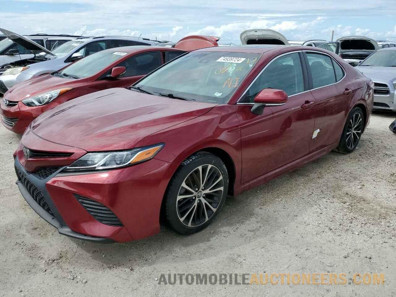 4T1B11HK4JU529202 TOYOTA CAMRY 2018