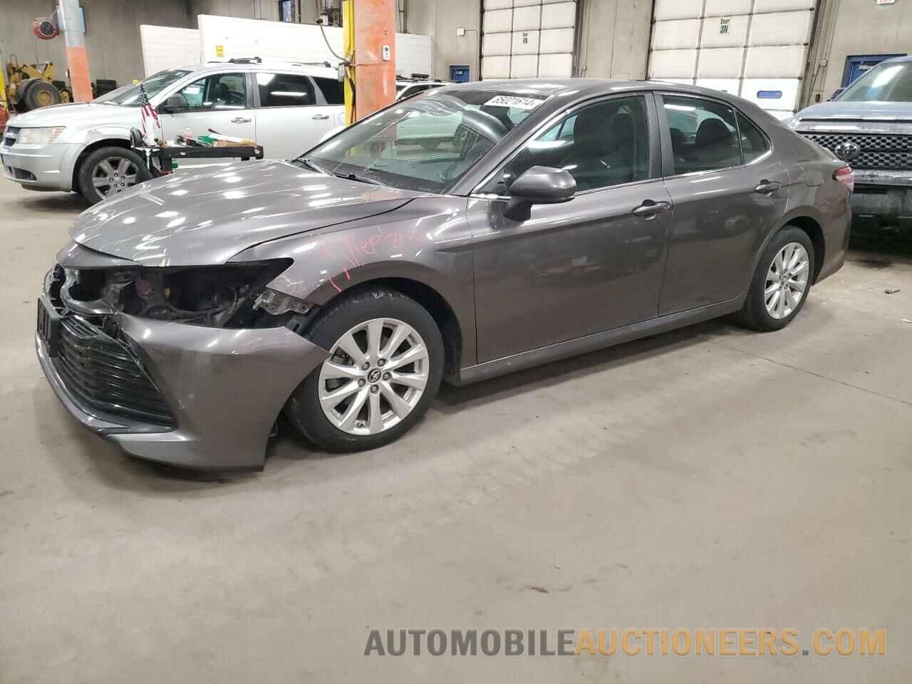 4T1B11HK4JU529636 TOYOTA CAMRY 2018