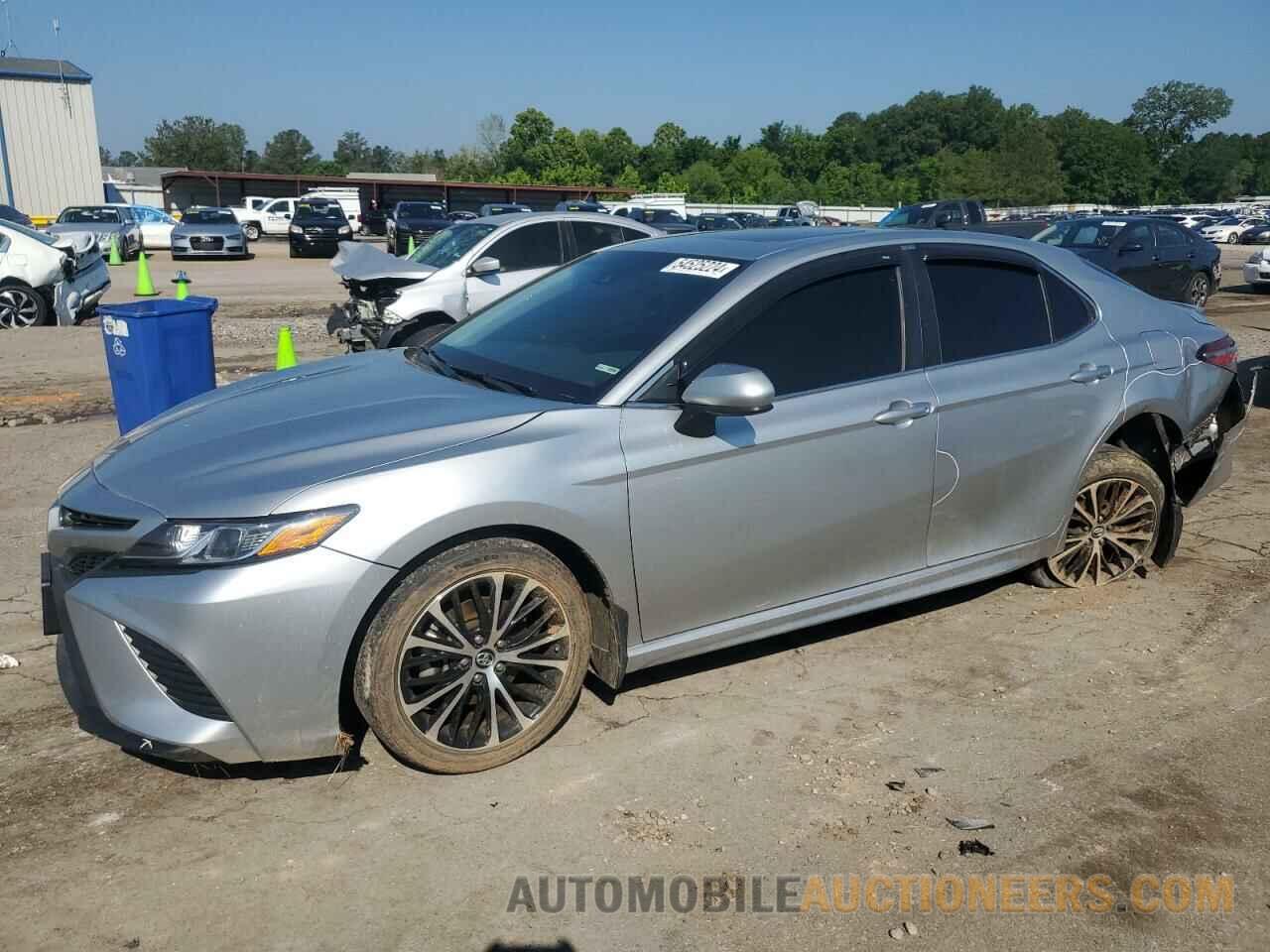 4T1B11HK4JU535825 TOYOTA CAMRY 2018