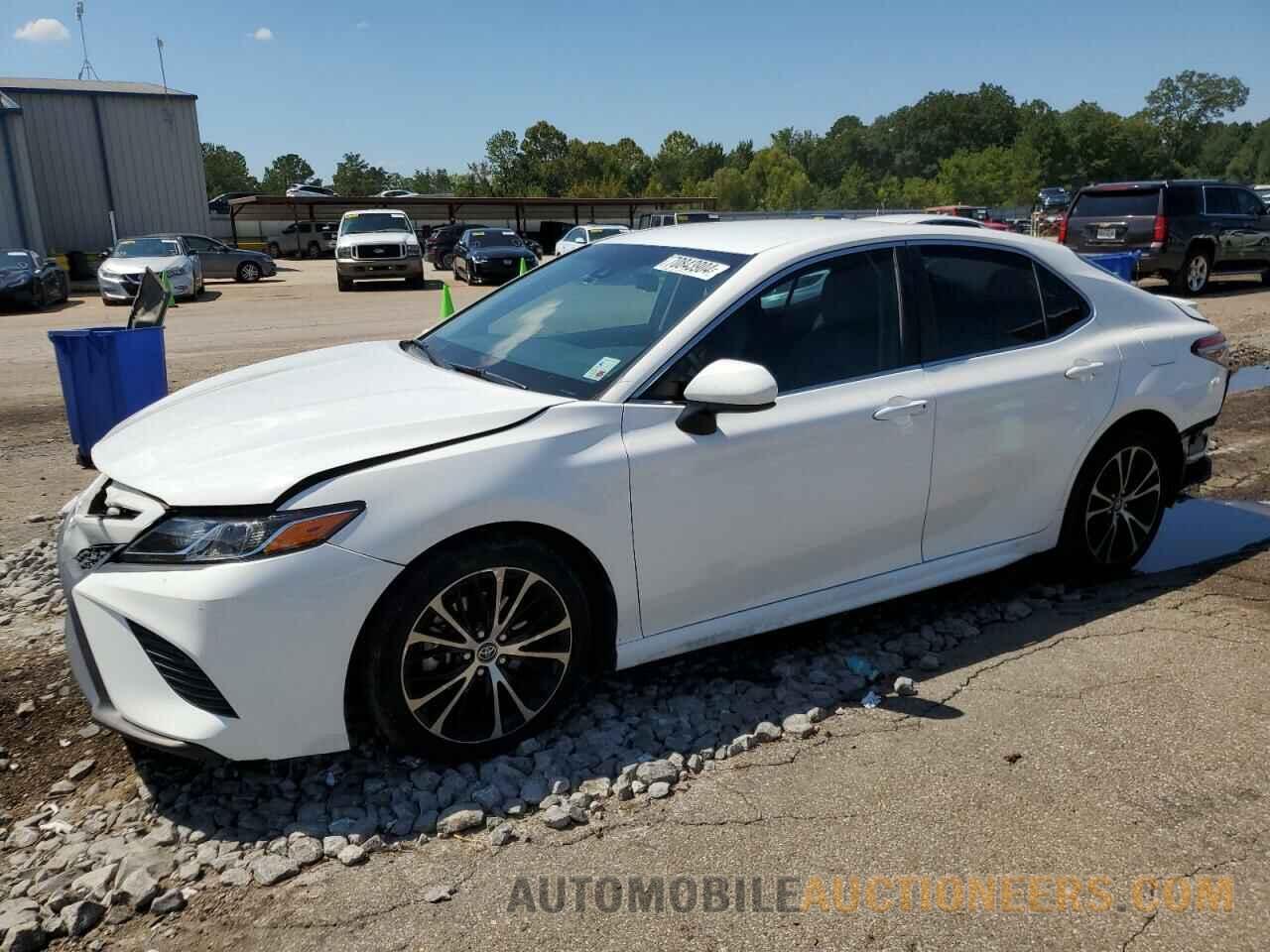 4T1B11HK4JU537493 TOYOTA CAMRY 2018