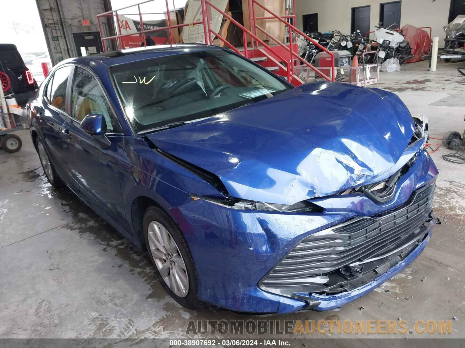 4T1B11HK4JU549921 TOYOTA CAMRY 2018