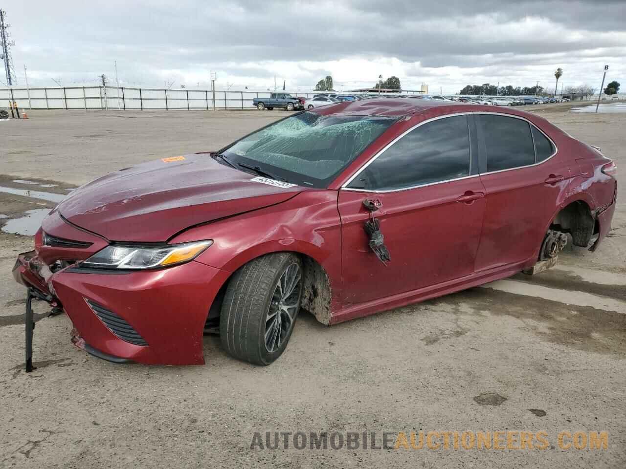 4T1B11HK4JU551104 TOYOTA CAMRY 2018