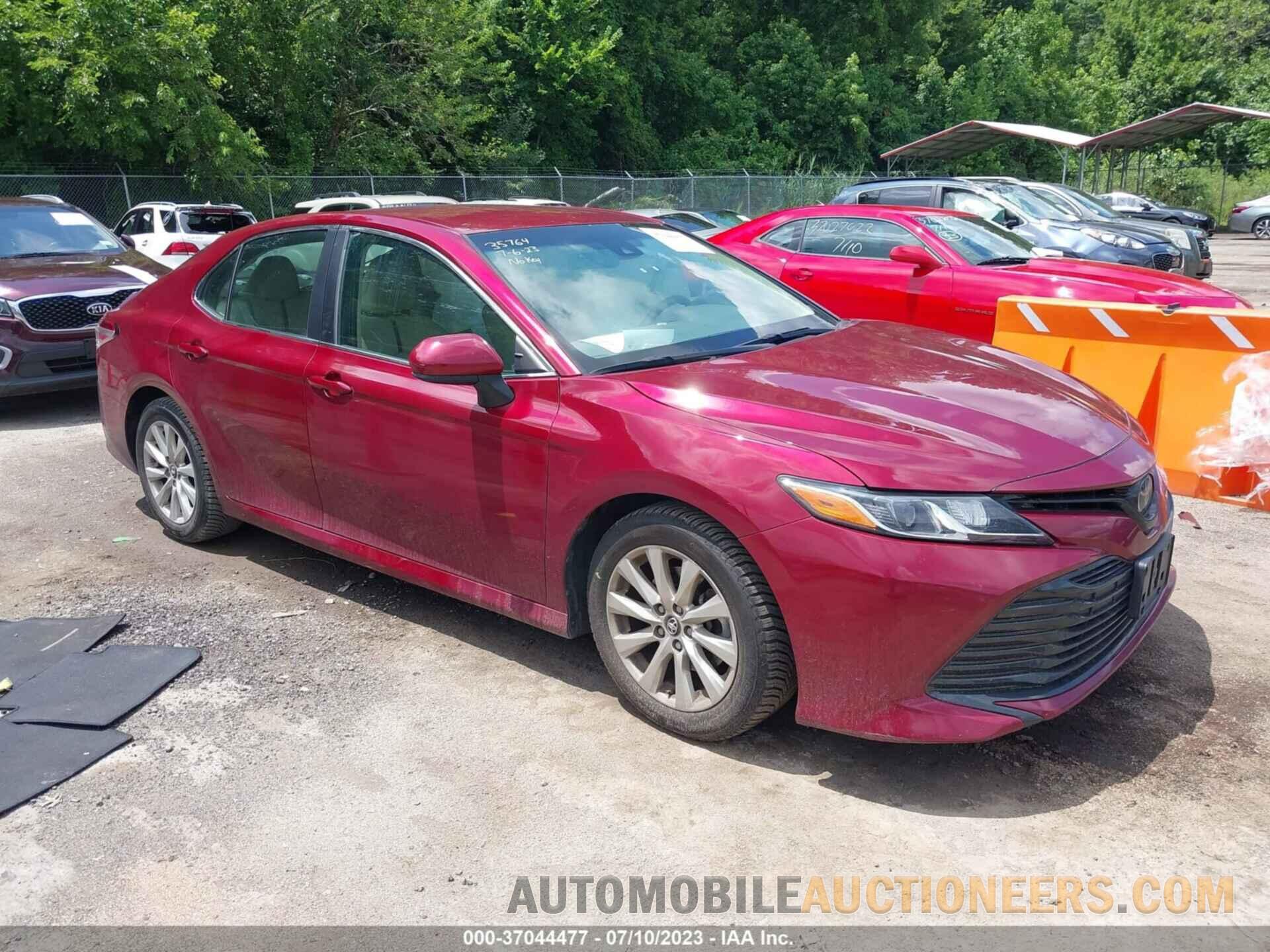 4T1B11HK4JU552902 TOYOTA CAMRY 2018