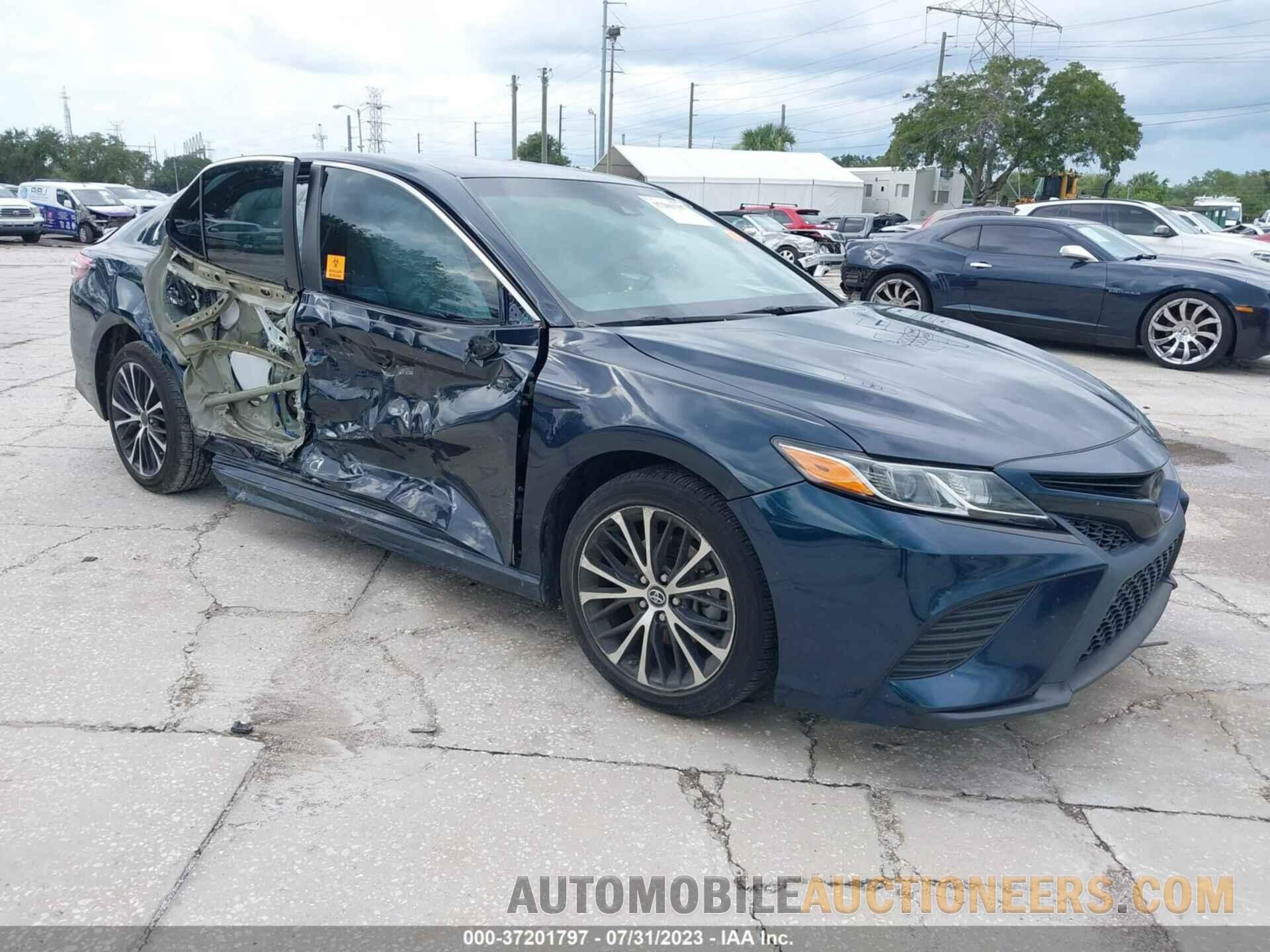 4T1B11HK4JU559963 TOYOTA CAMRY 2018