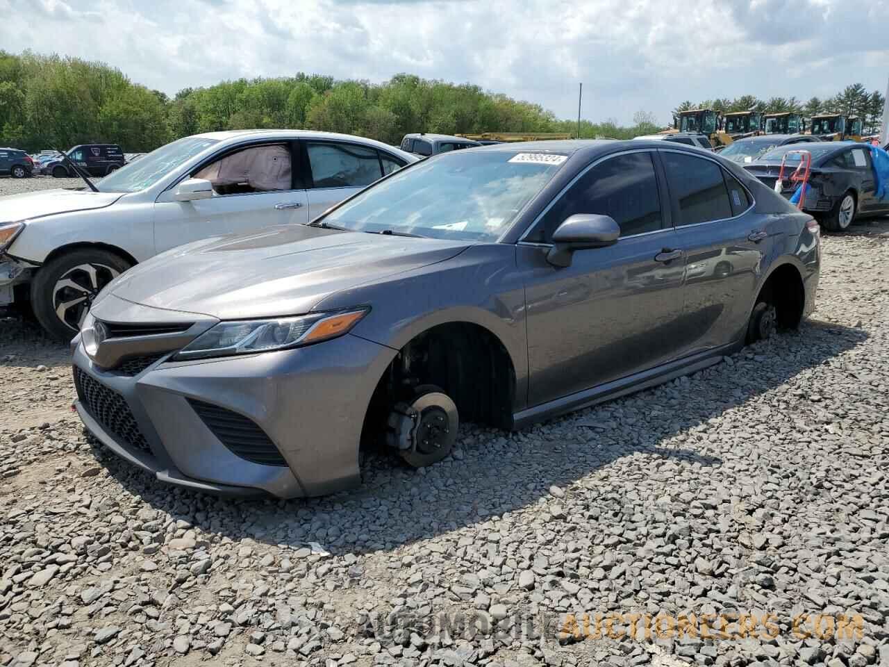 4T1B11HK4JU561714 TOYOTA CAMRY 2018